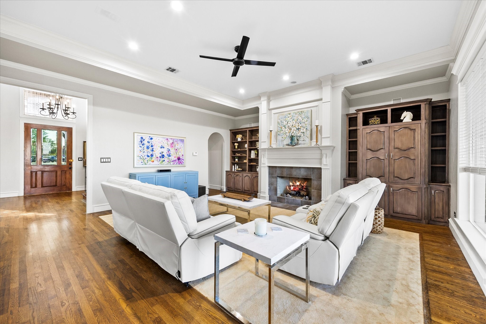 912 Country Club Drive