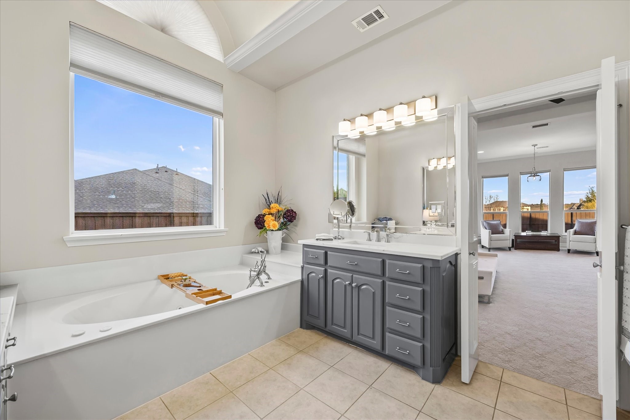 912 Country Club Drive