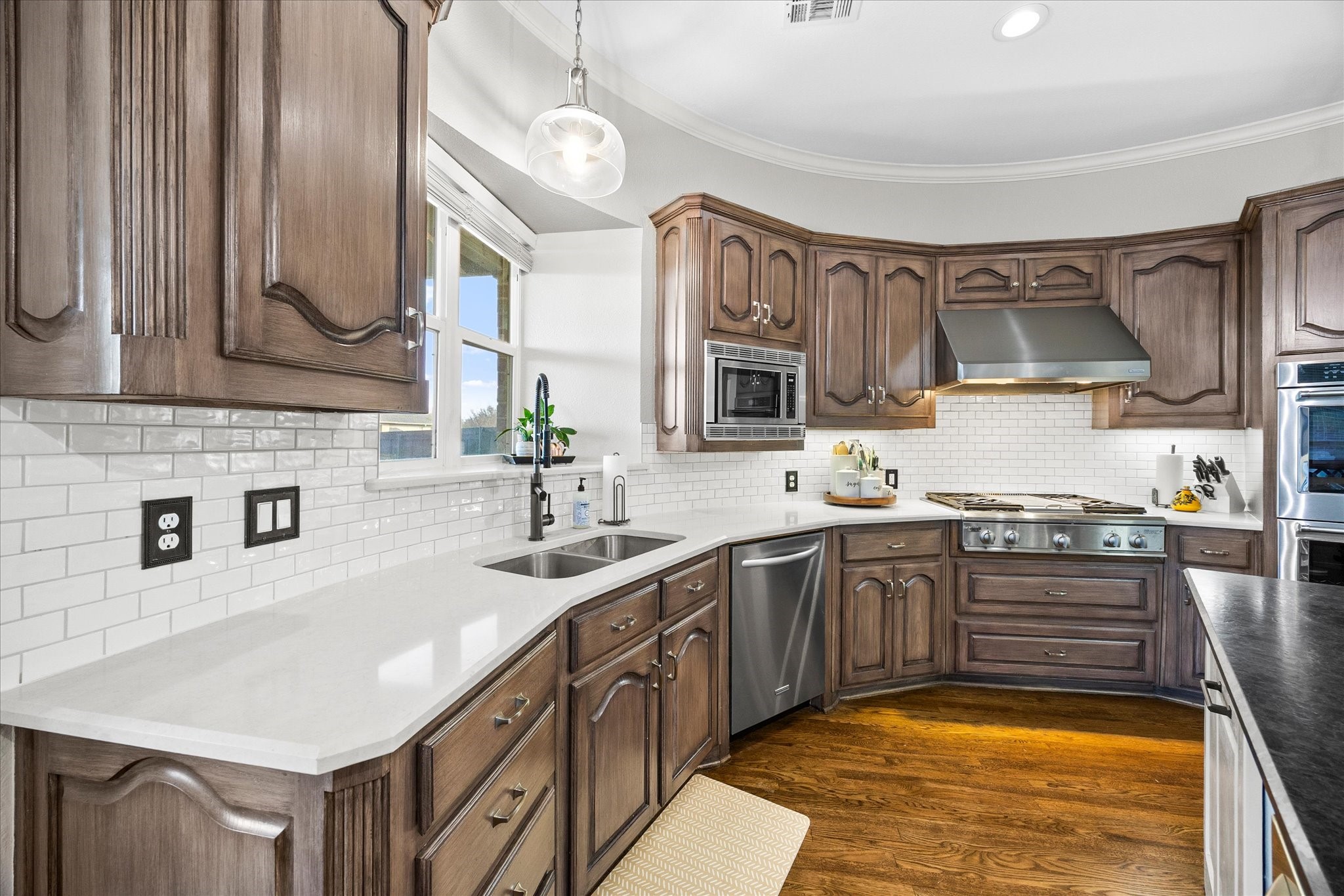 912 Country Club Drive