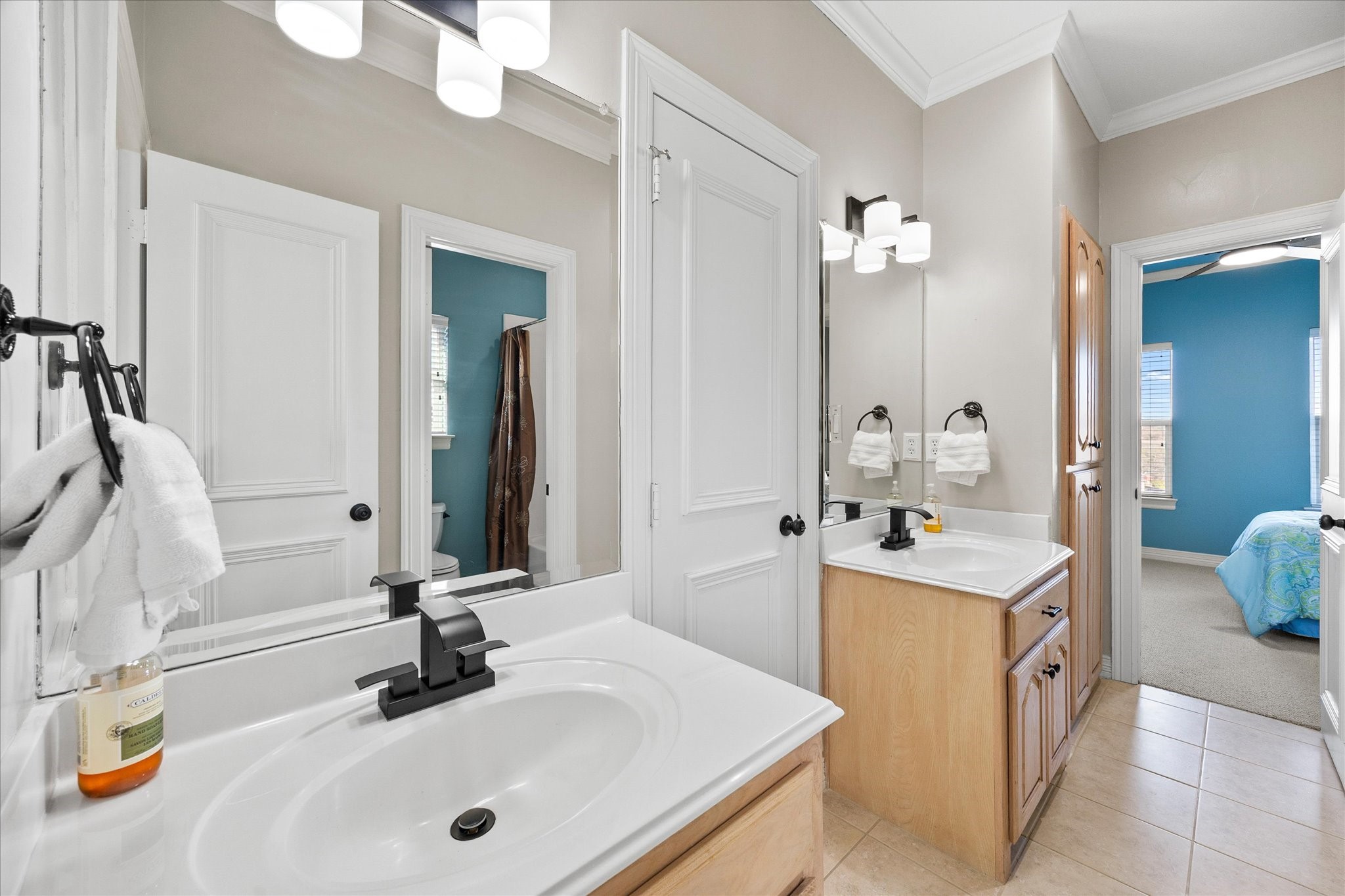 912 Country Club Drive