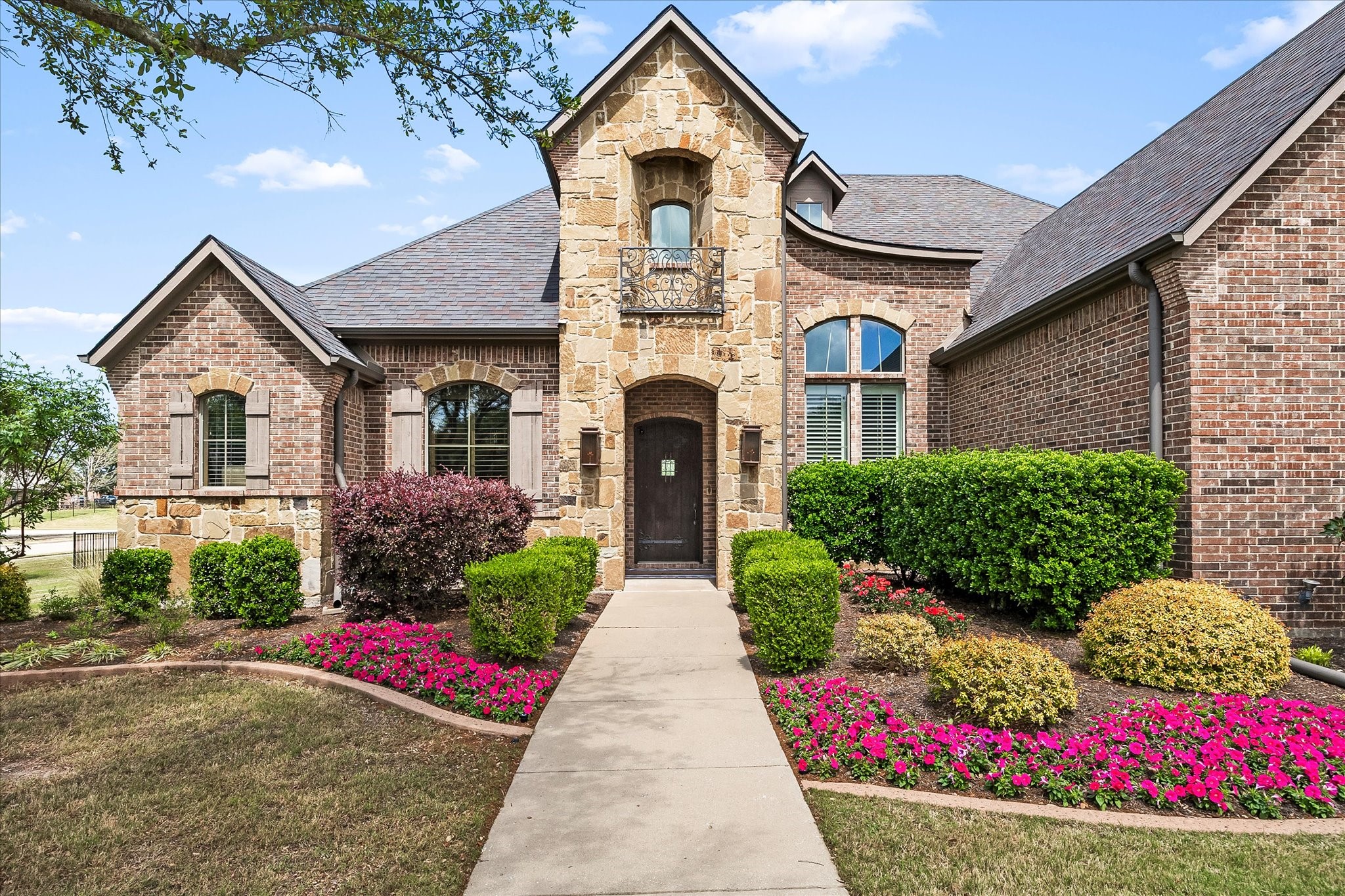 1 Kensington Drive