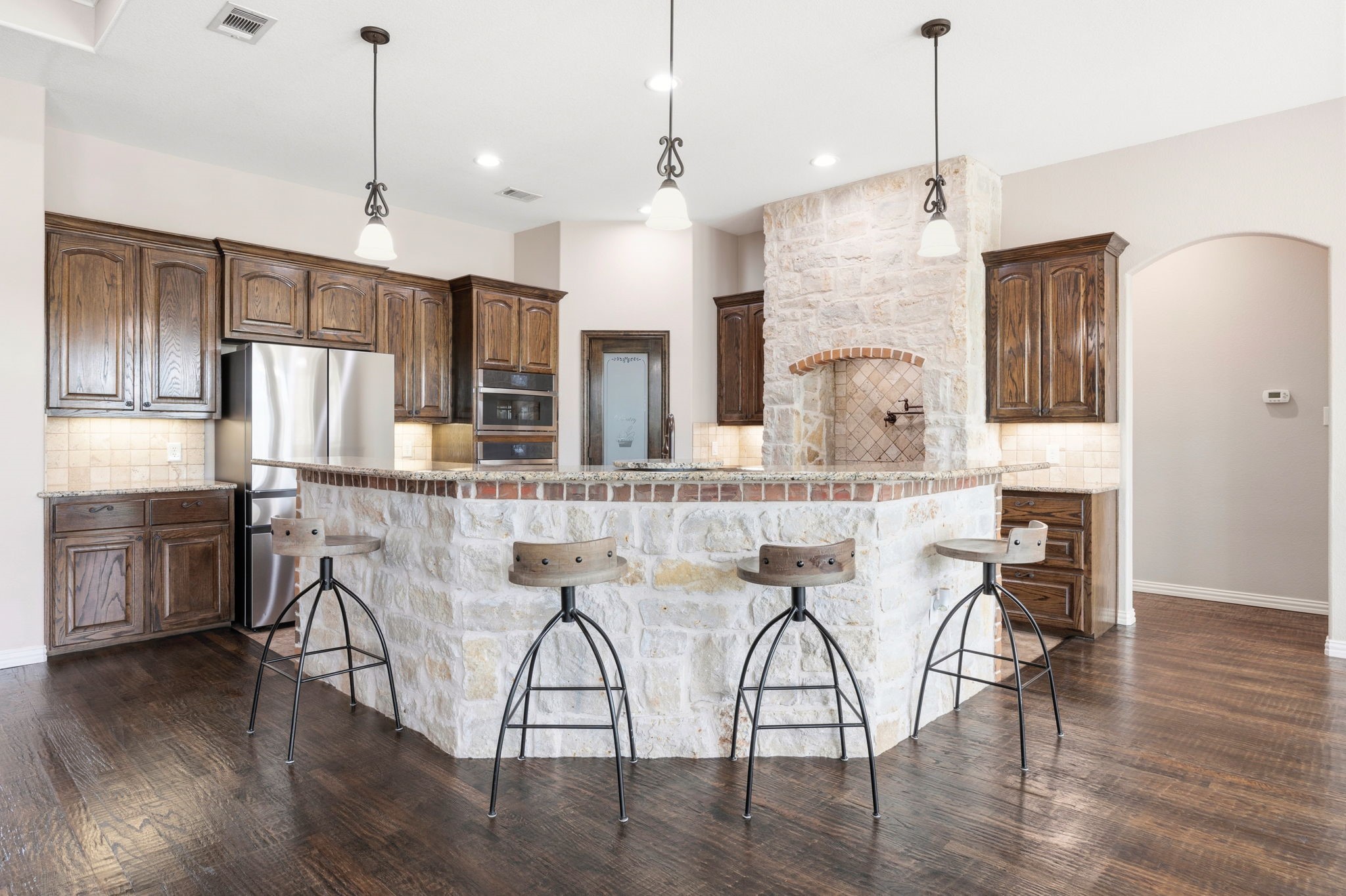 5009 Red Oak Drive