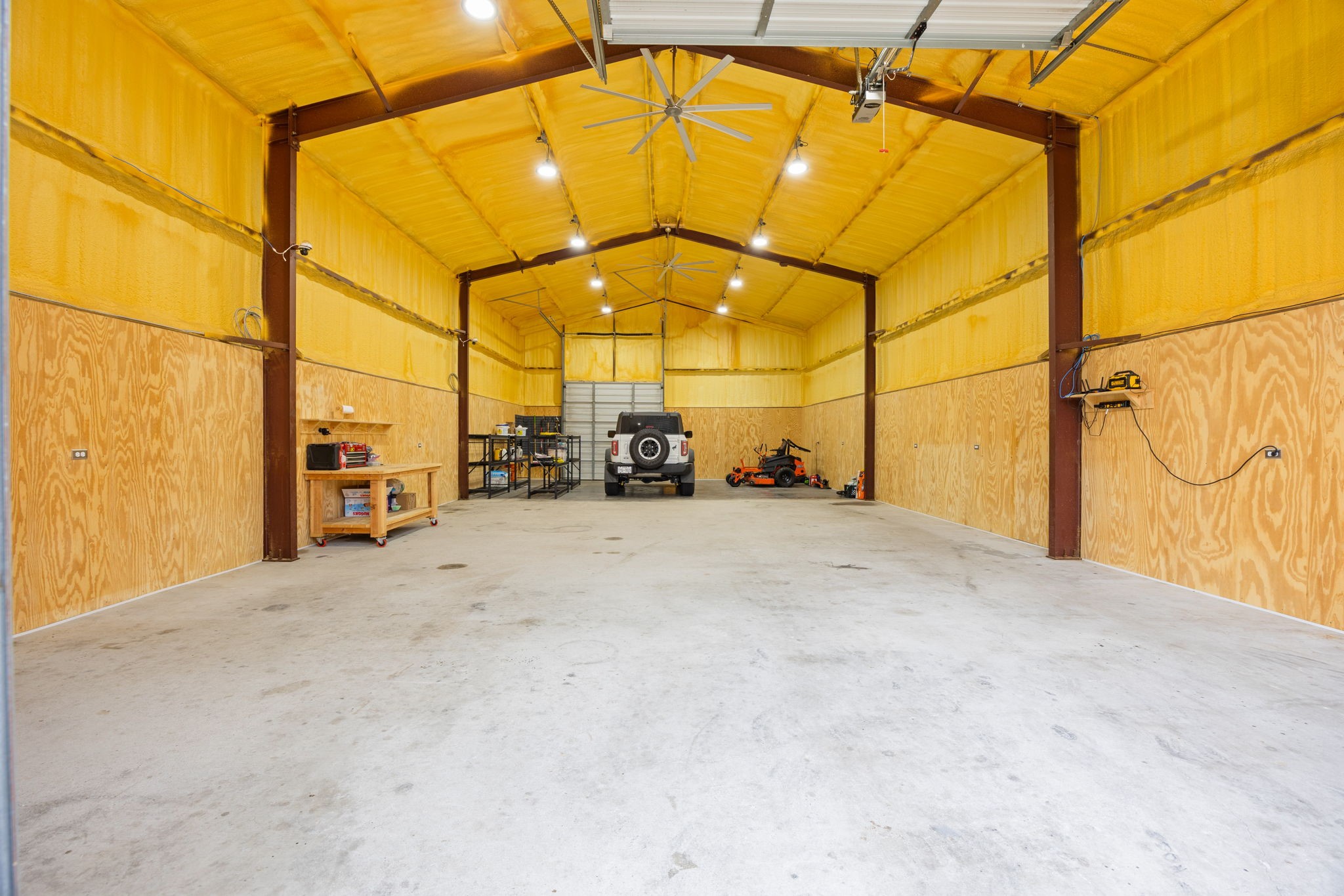 5009 Red Oak Drive