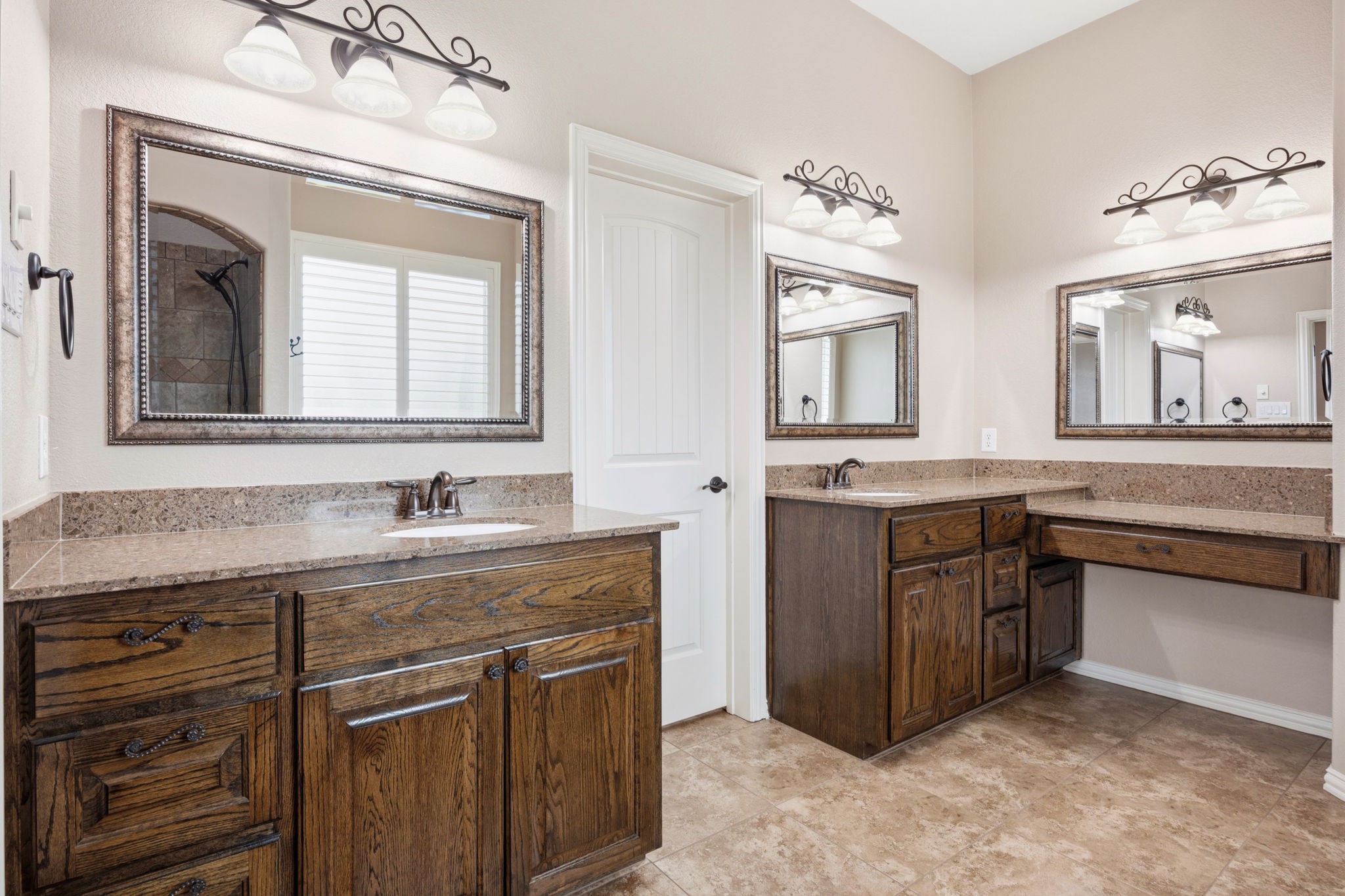 5009 Red Oak Drive