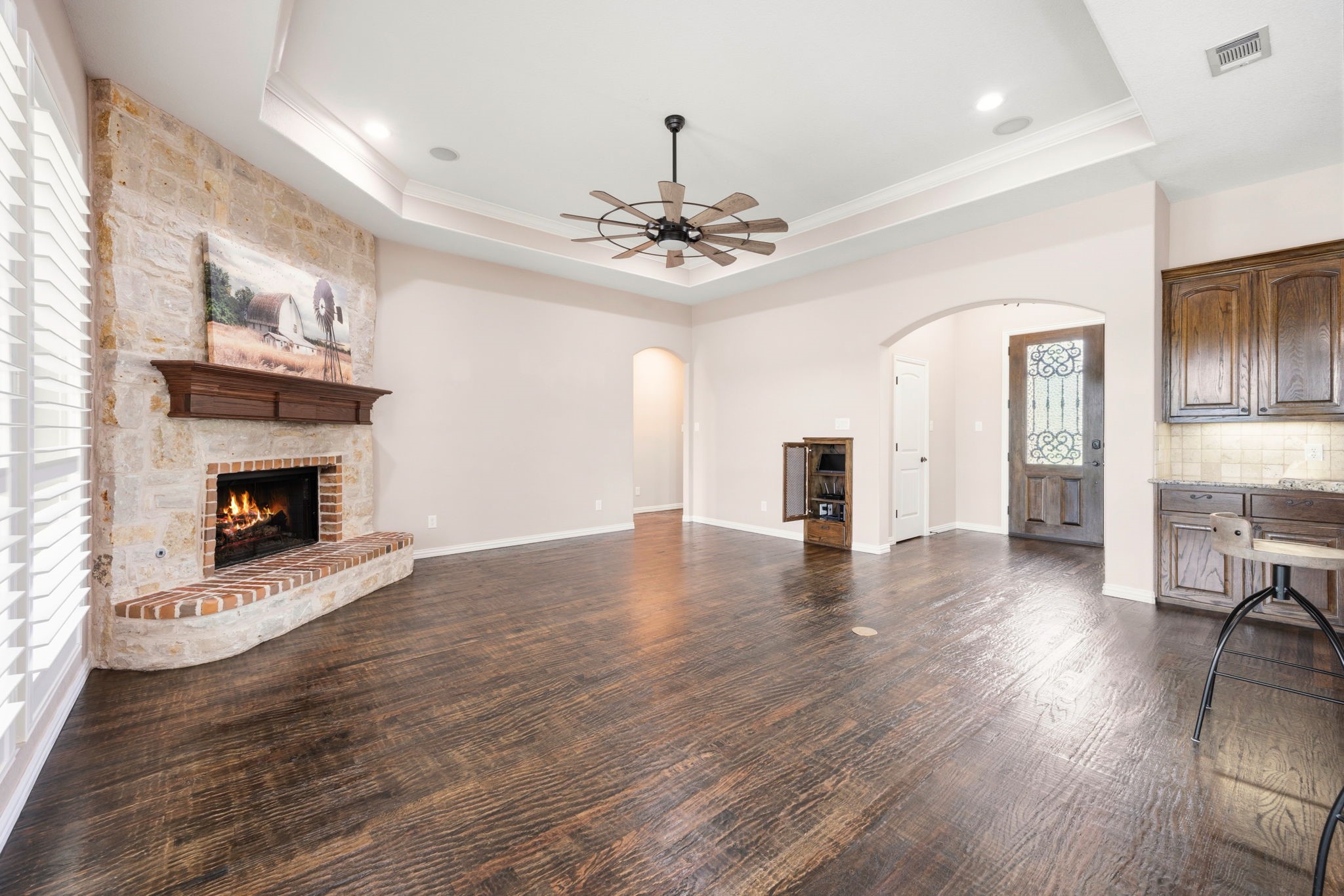 5009 Red Oak Drive