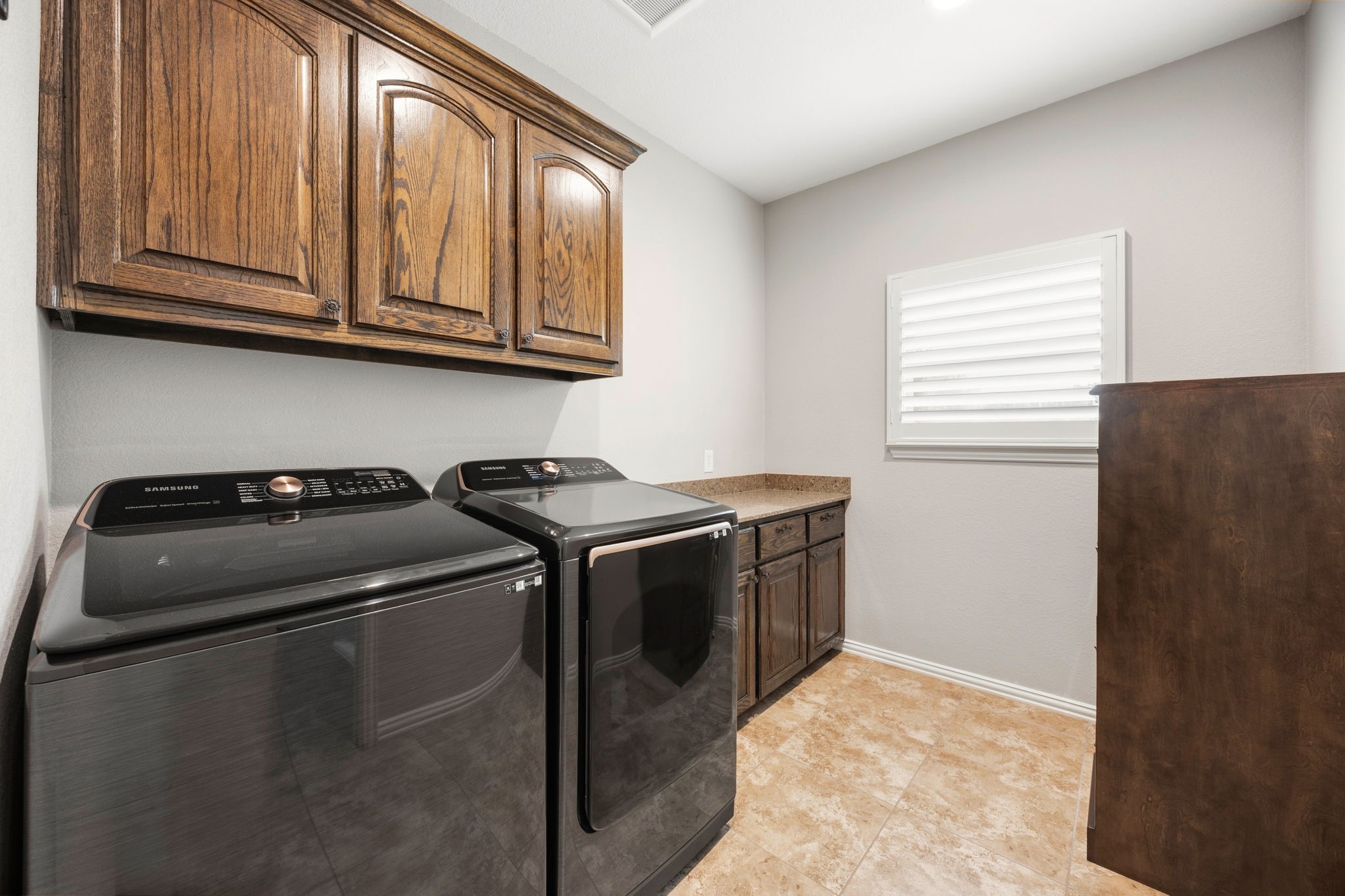 5009 Red Oak Drive