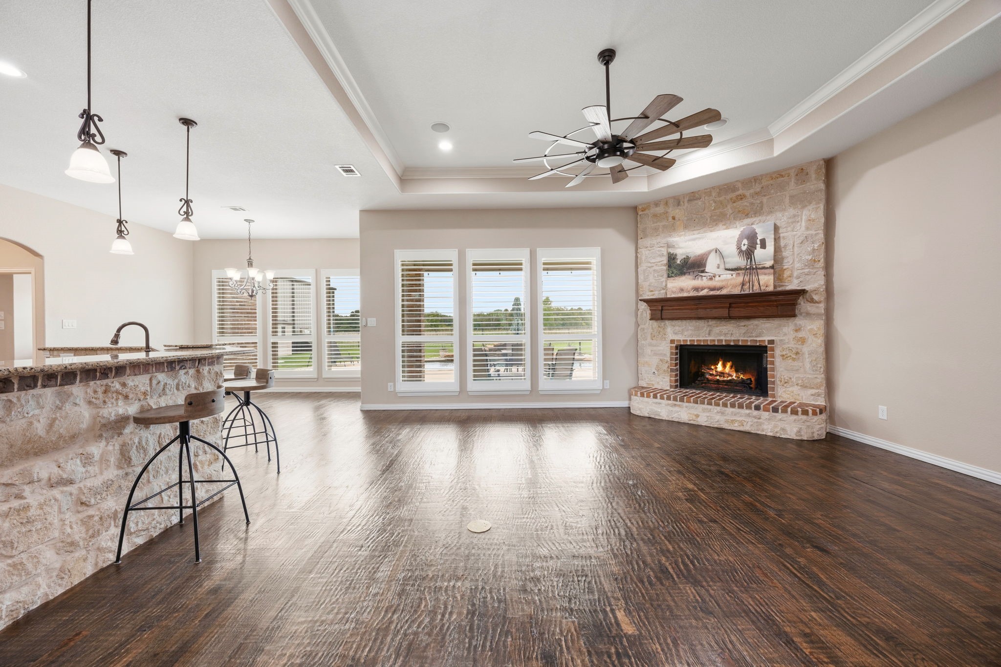 5009 Red Oak Drive