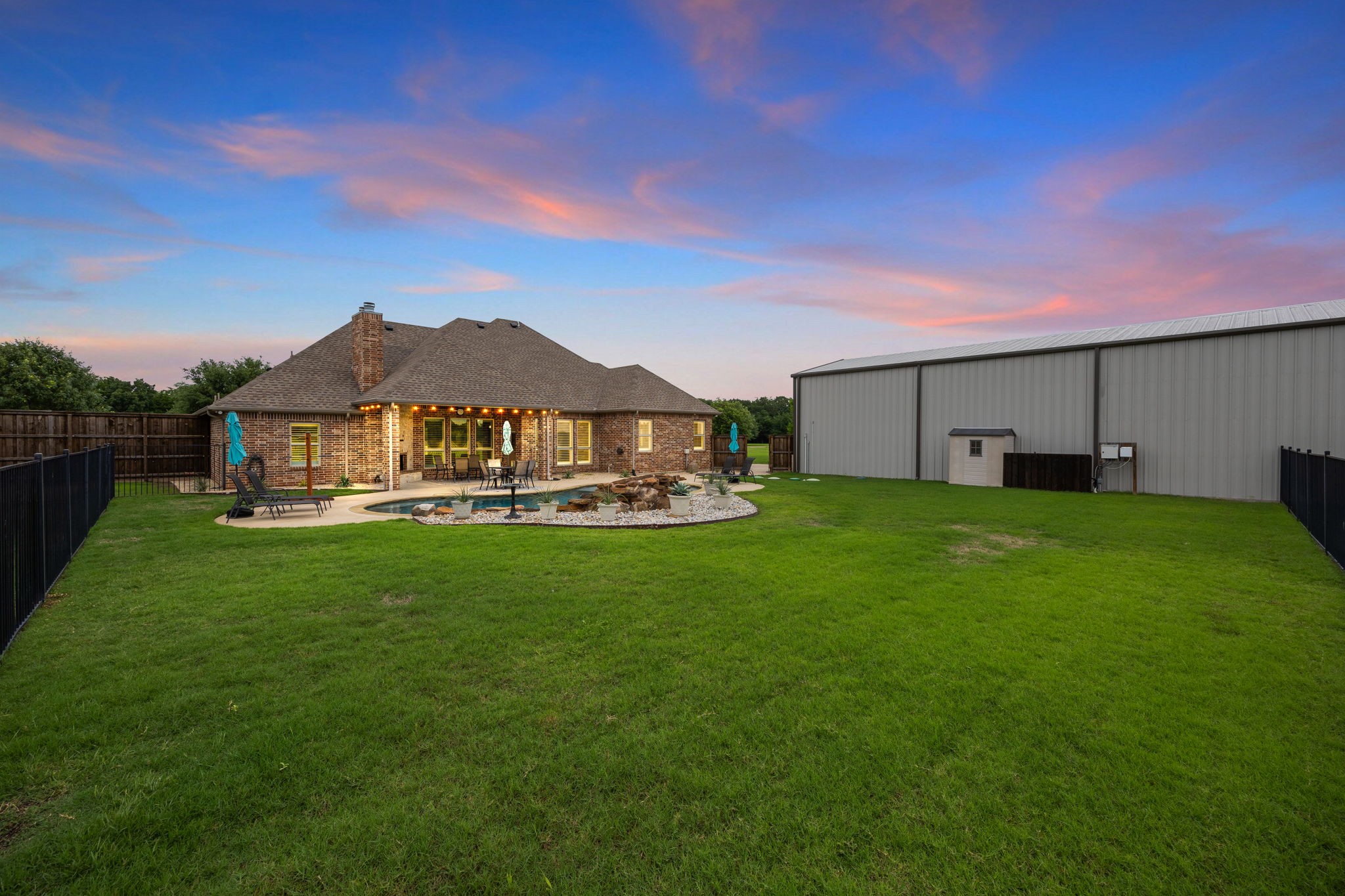 5009 Red Oak Drive