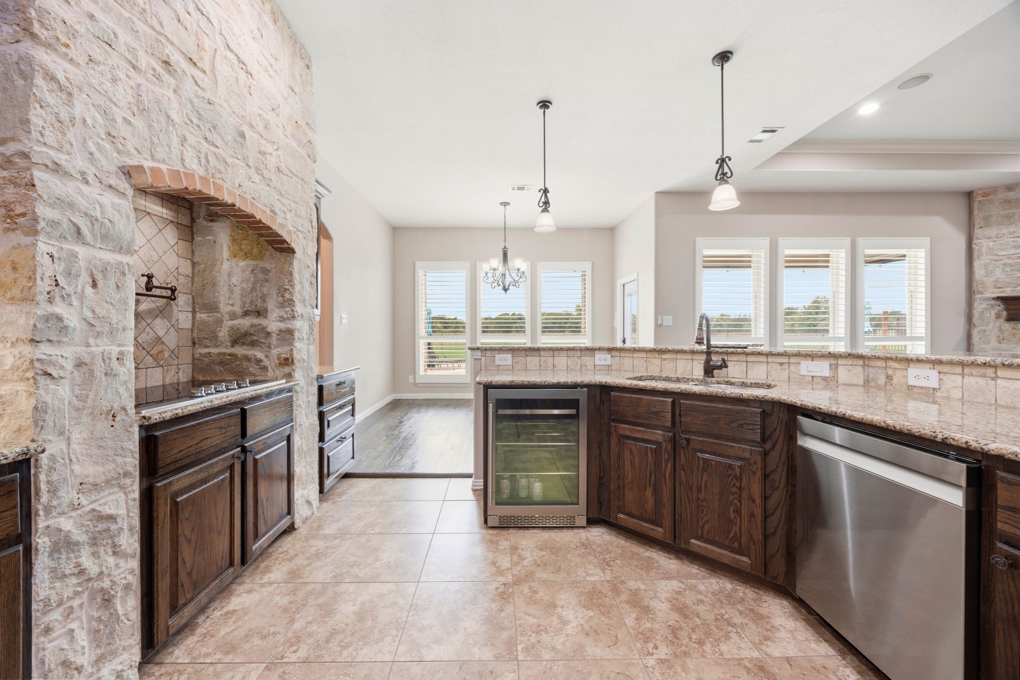5009 Red Oak Drive