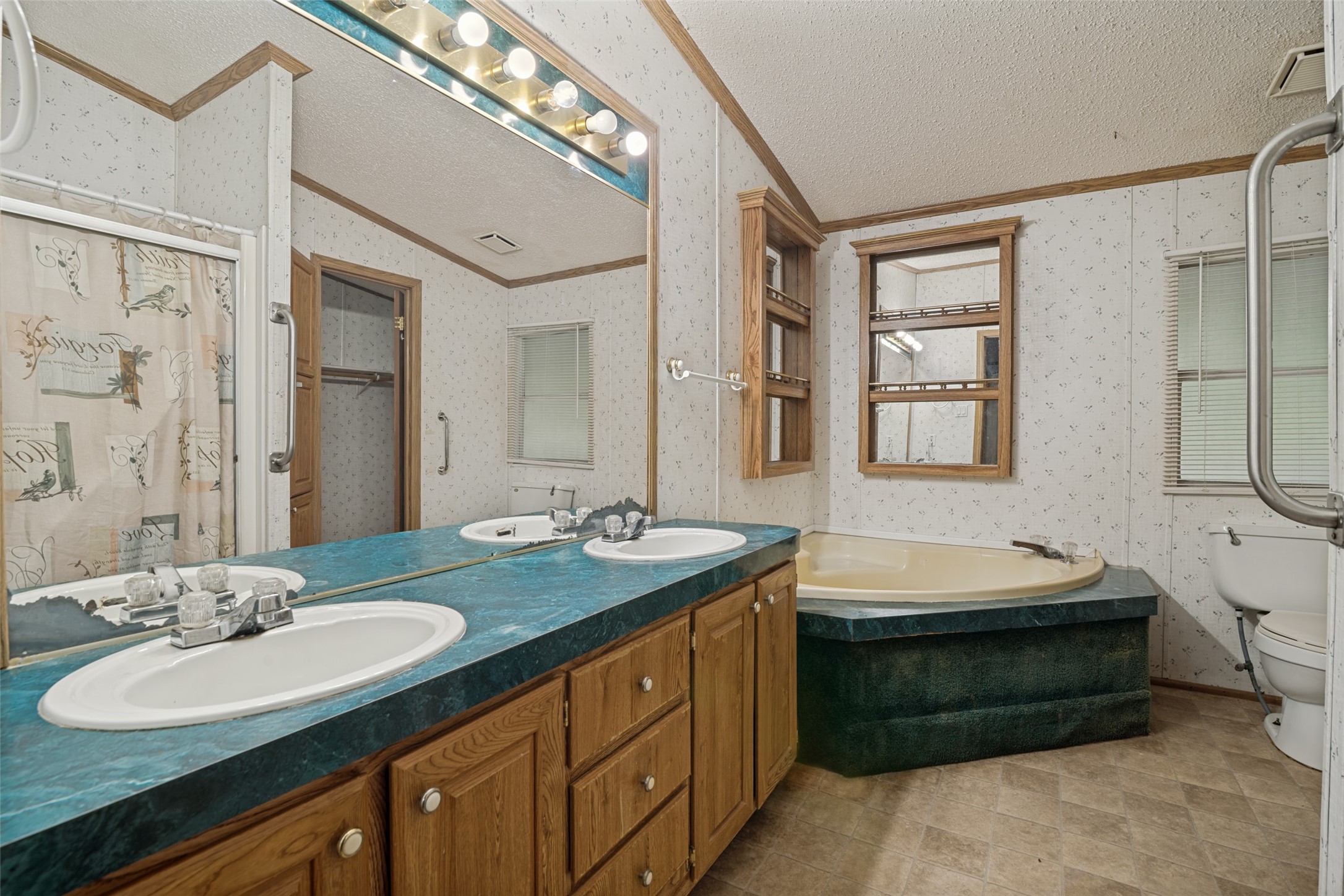 130 Meadowview Lane