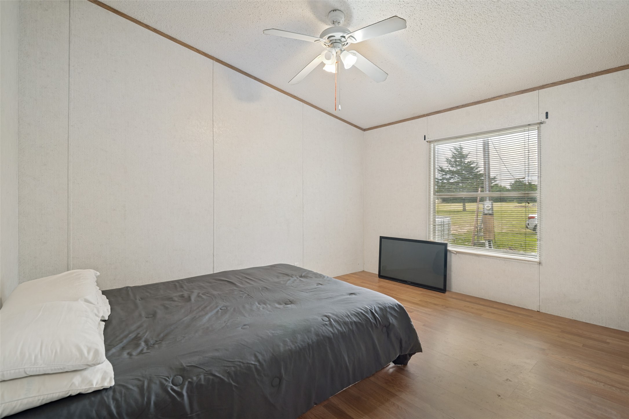 130 Meadowview Lane