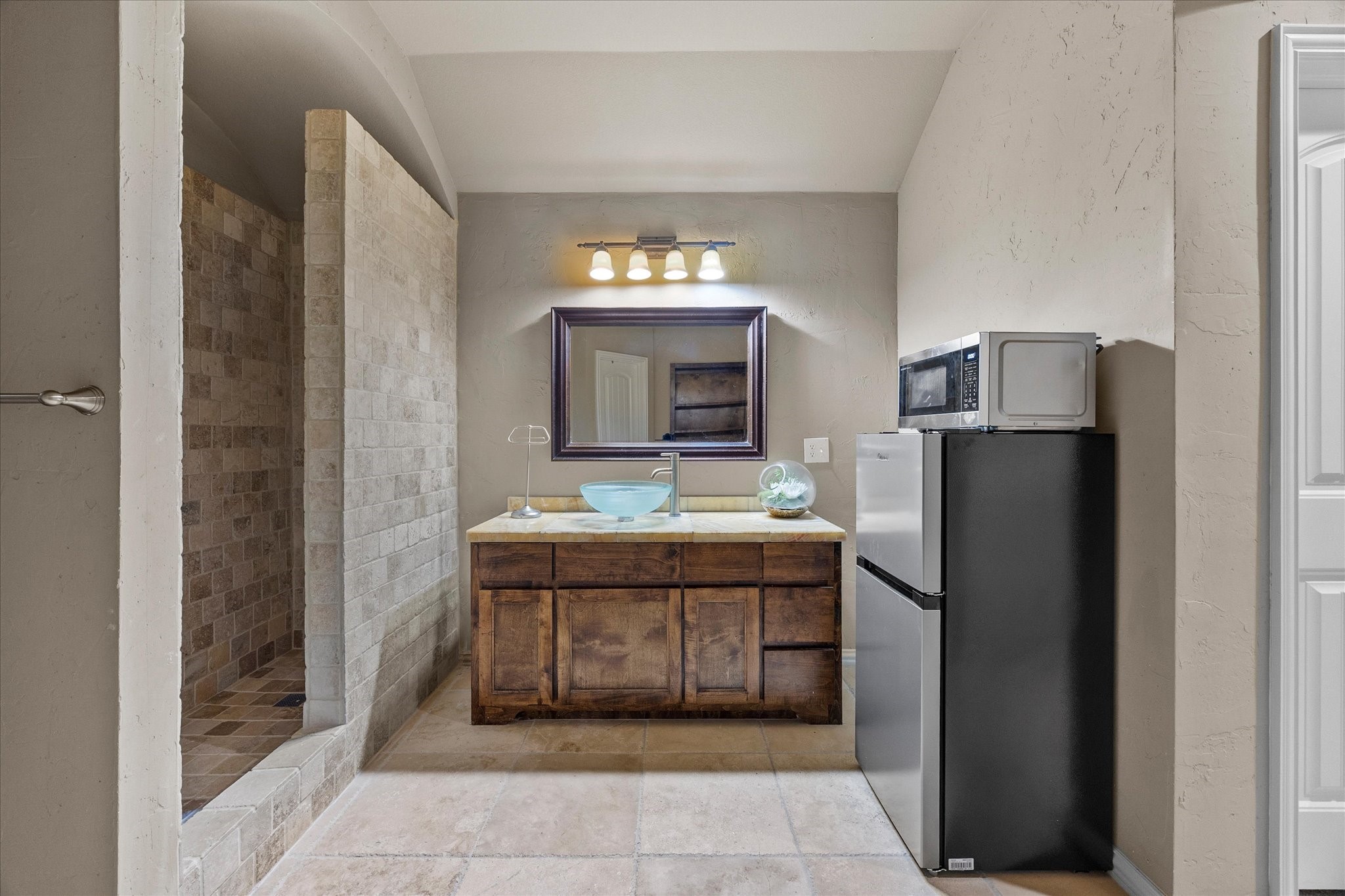 107 Sceptre Drive