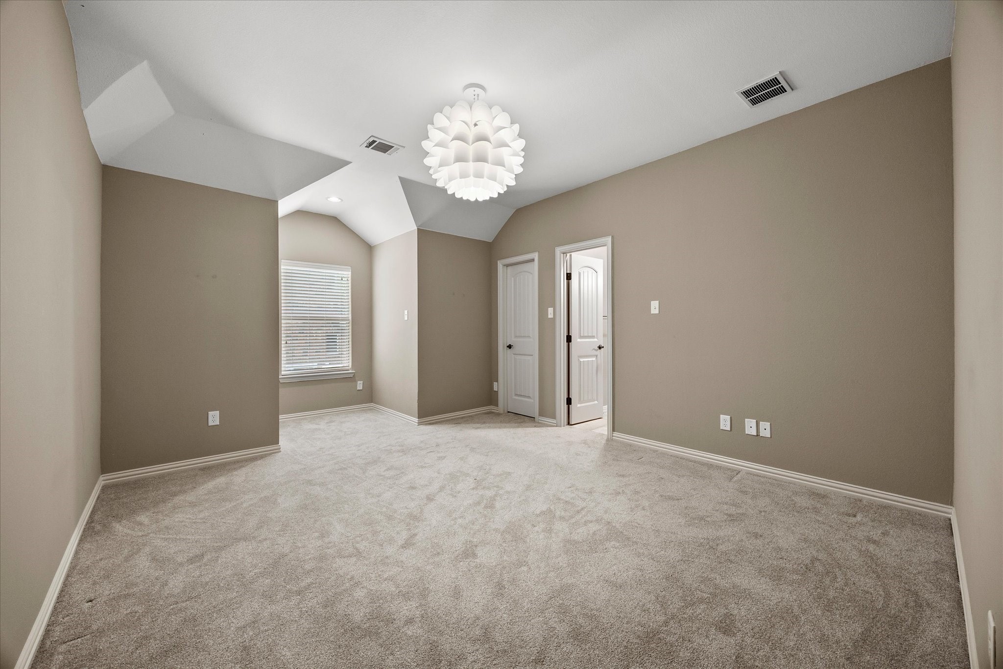 107 Sceptre Drive