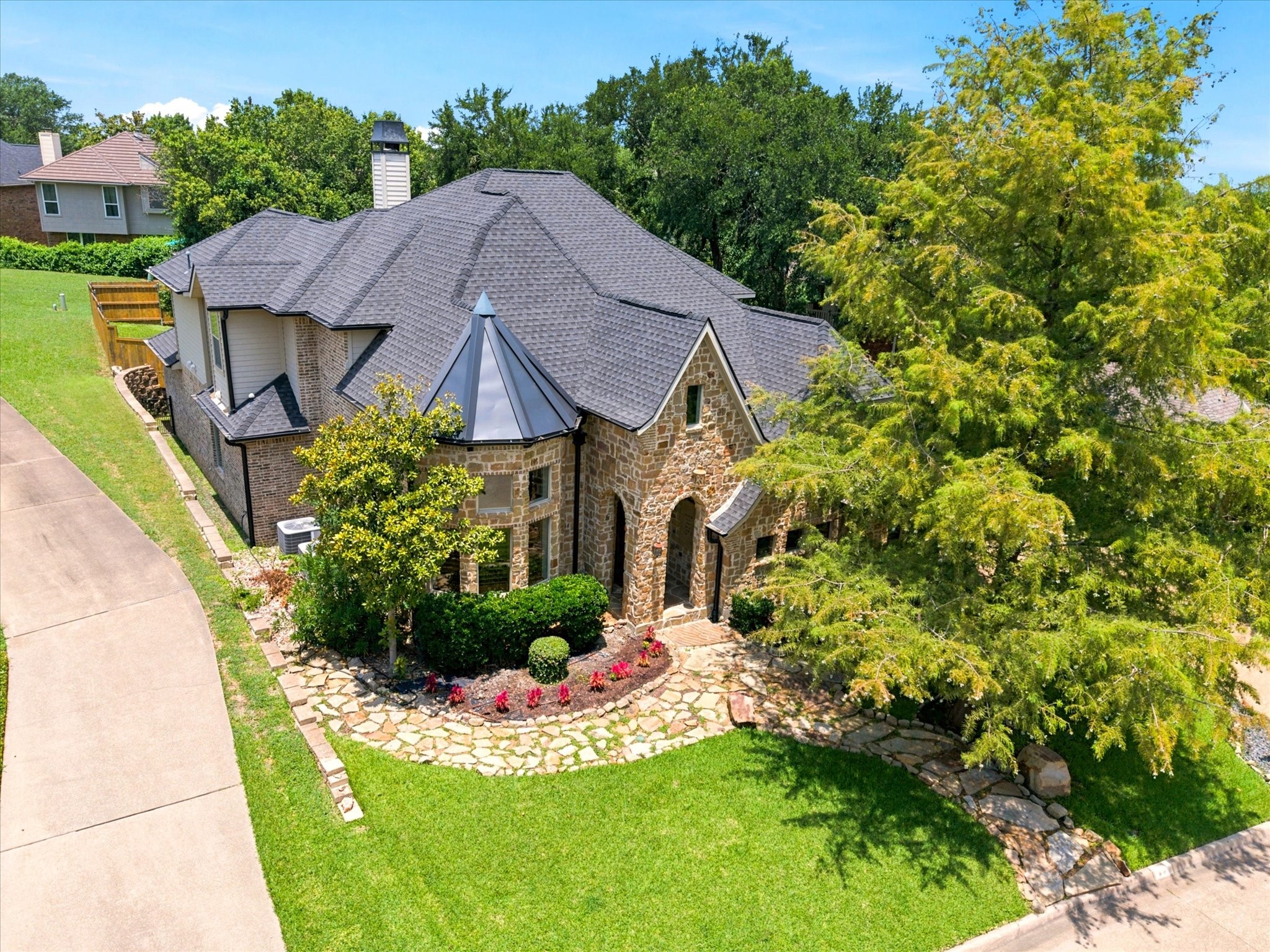 107 Sceptre Drive