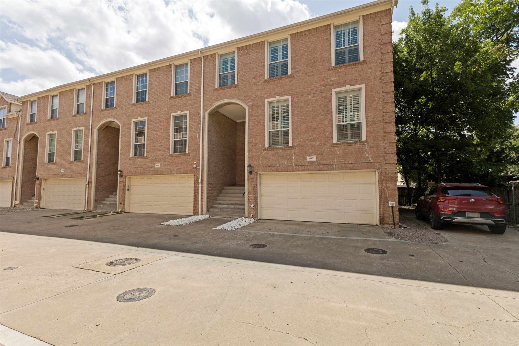 4002 Brownstone Court