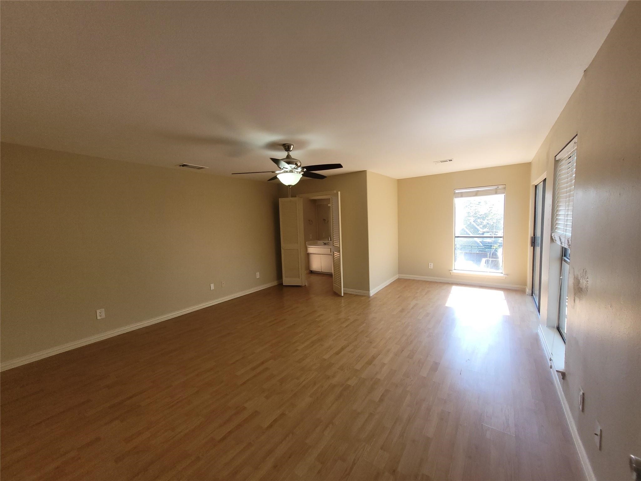 303 & 305 Shoreview Drive