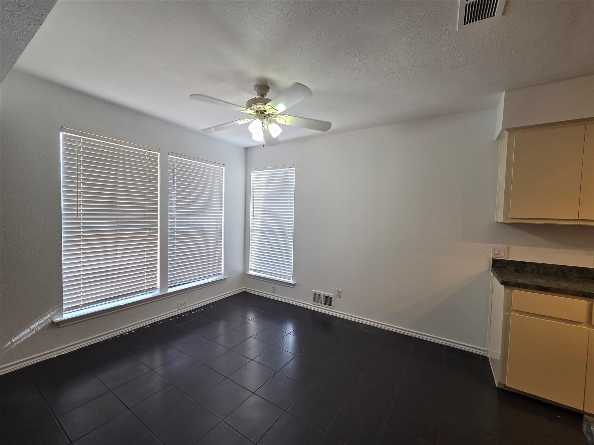 303 & 305 Shoreview Drive