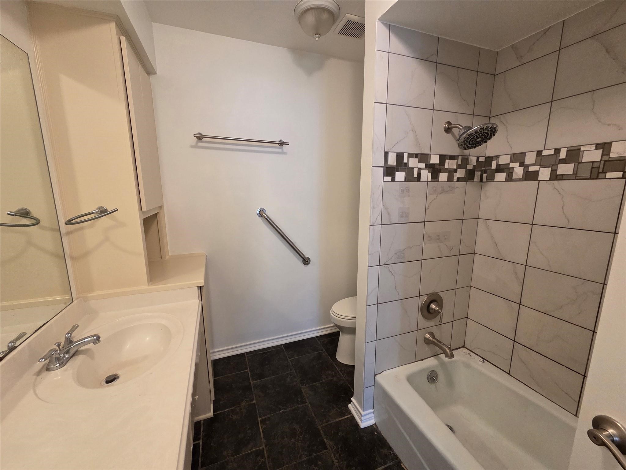 303 & 305 Shoreview Drive
