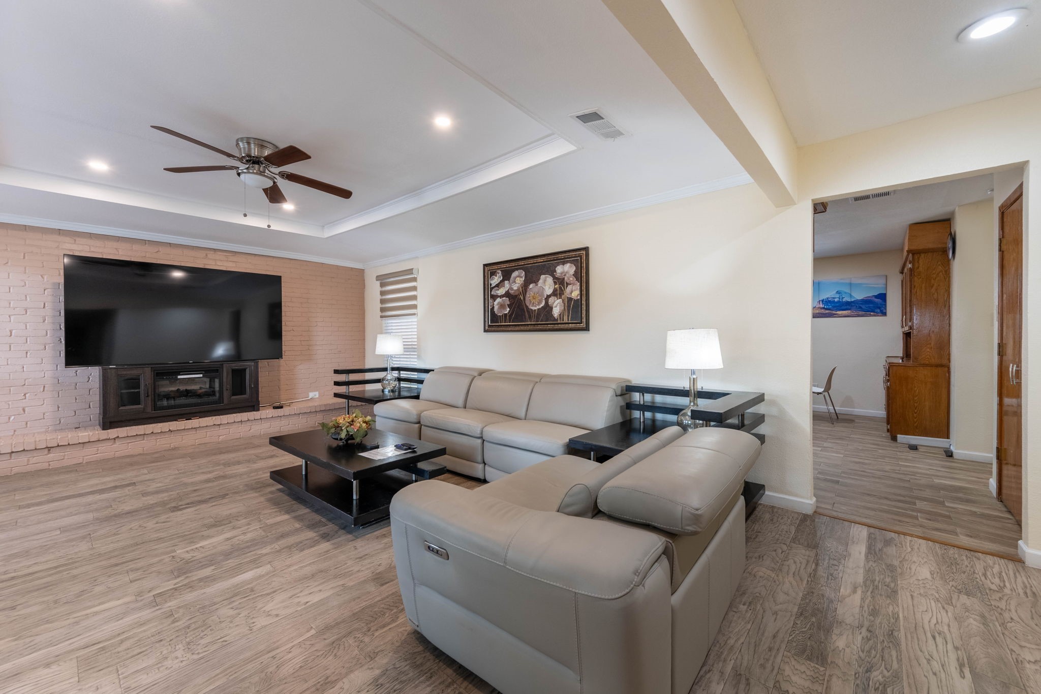 5505 Edgewater Circle