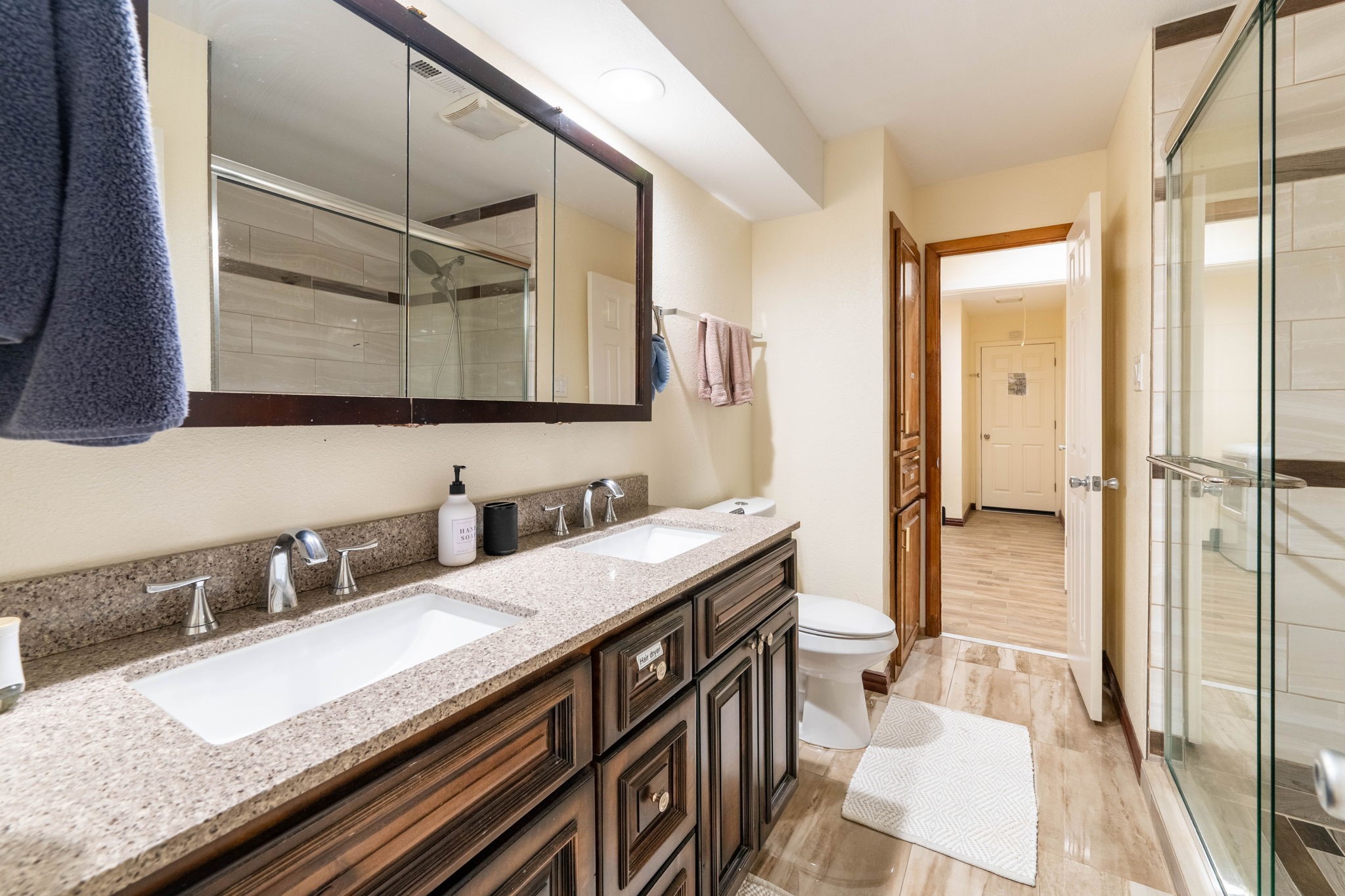 5505 Edgewater Circle