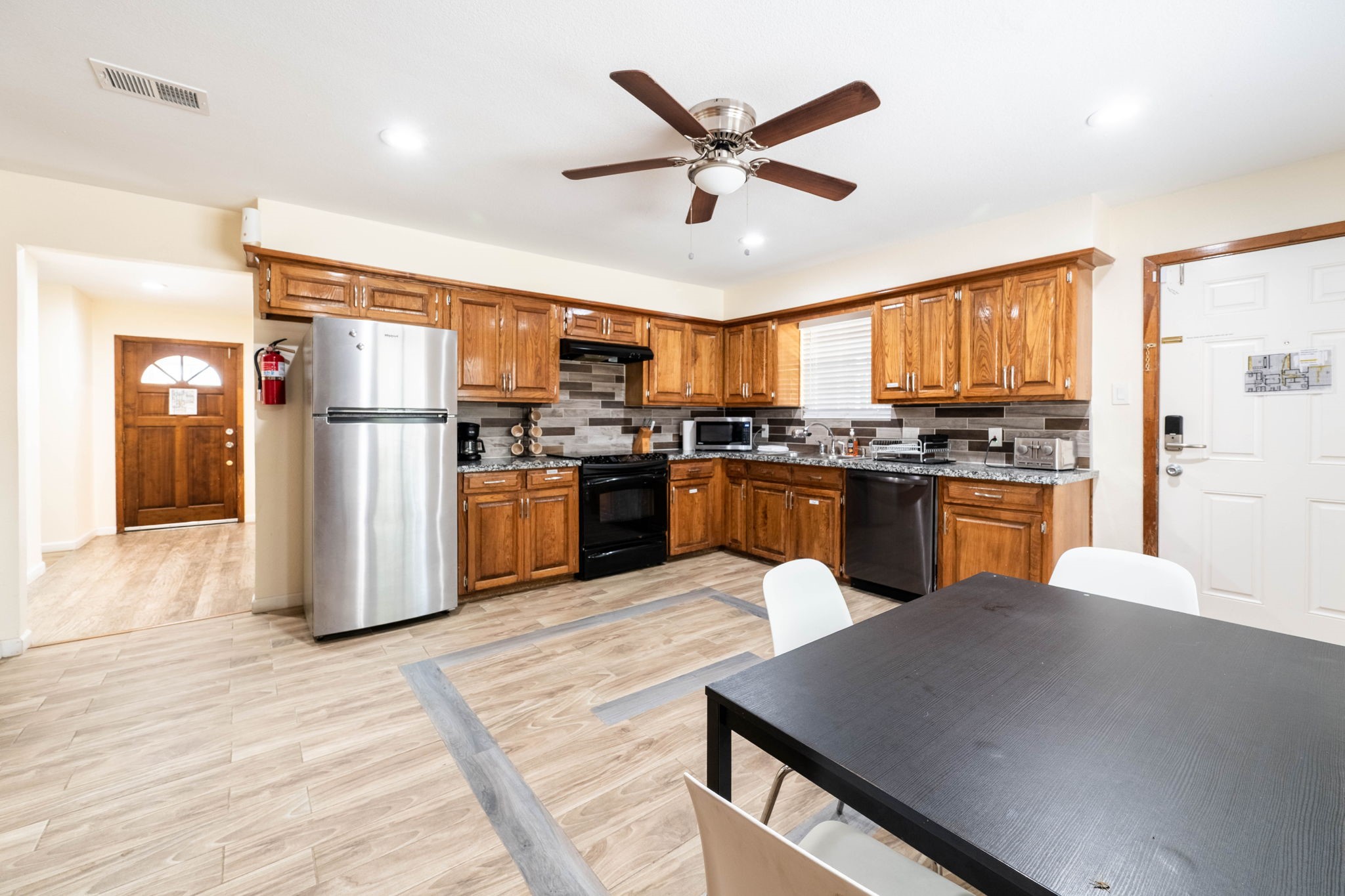 5505 Edgewater Circle