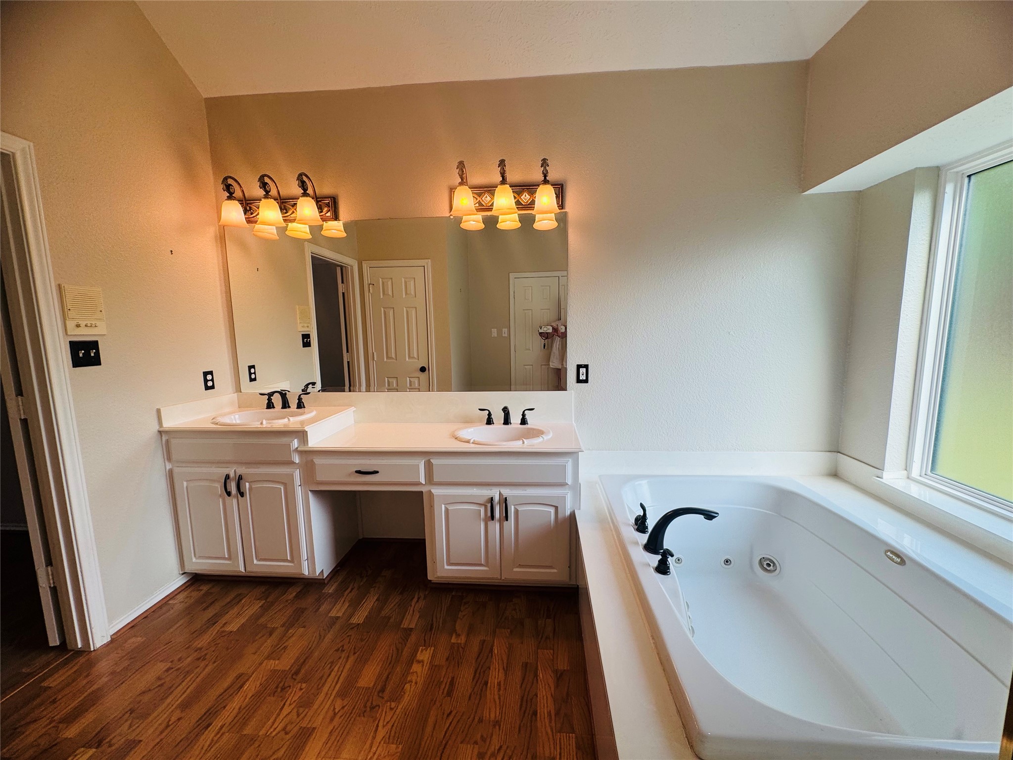 3116 Oak Drive