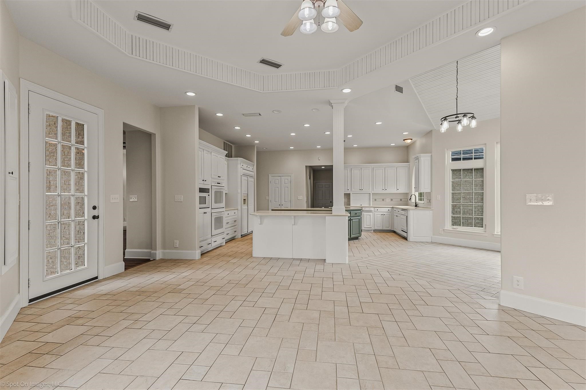 15183 Valley View