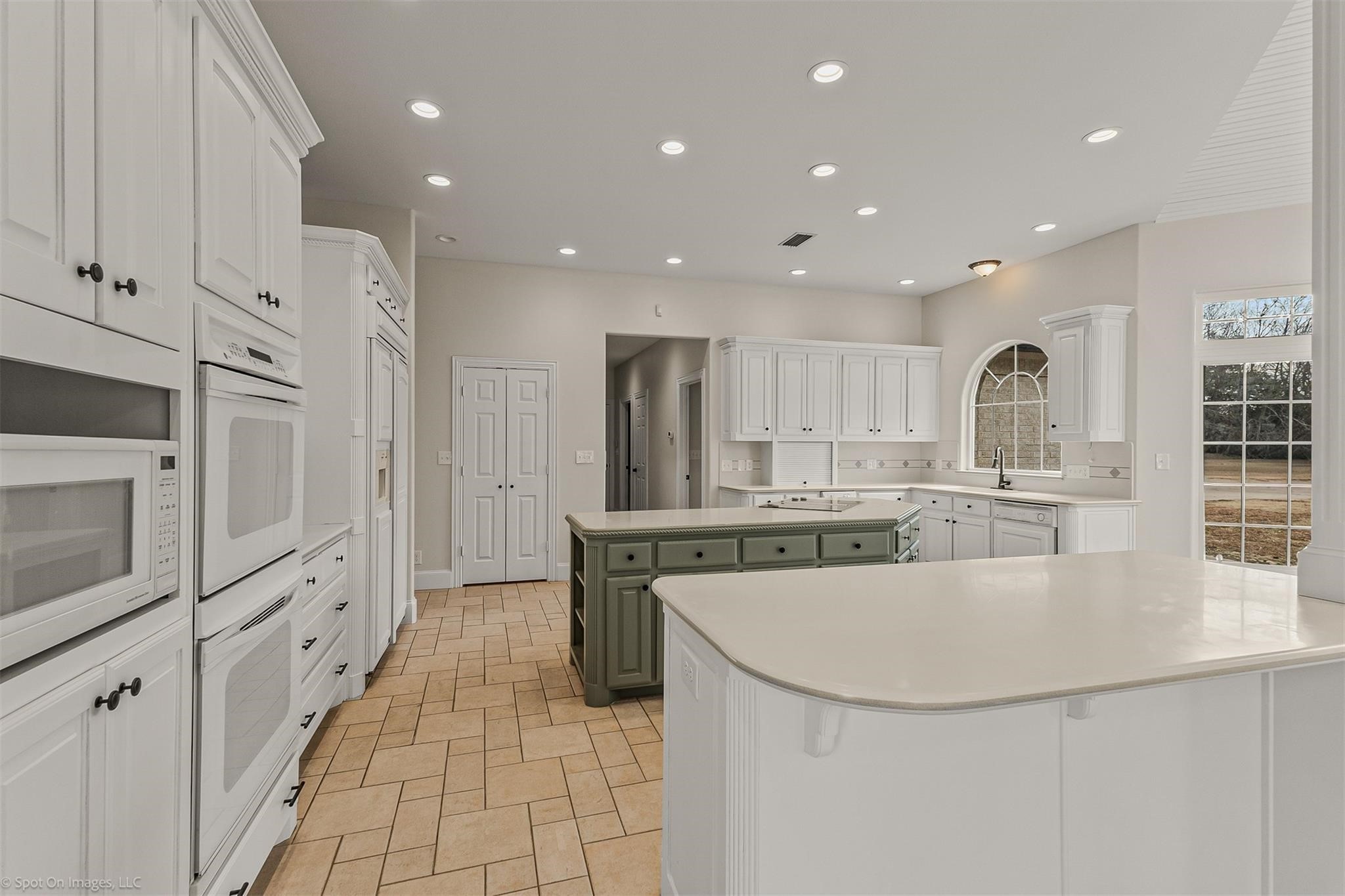 15183 Valley View