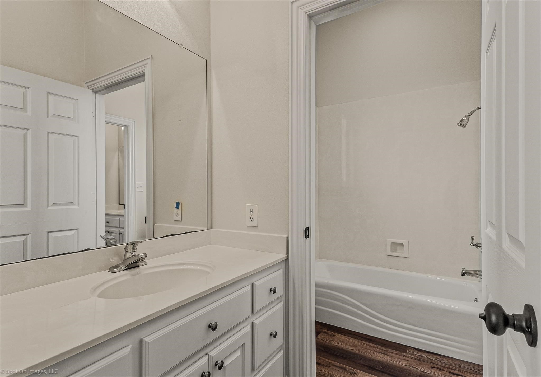 15183 Valley View