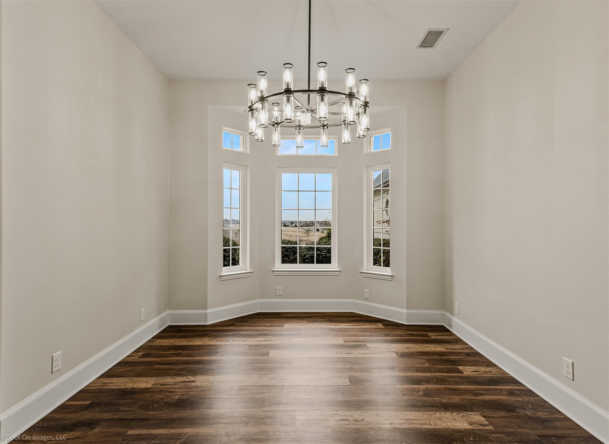 15183 Valley View