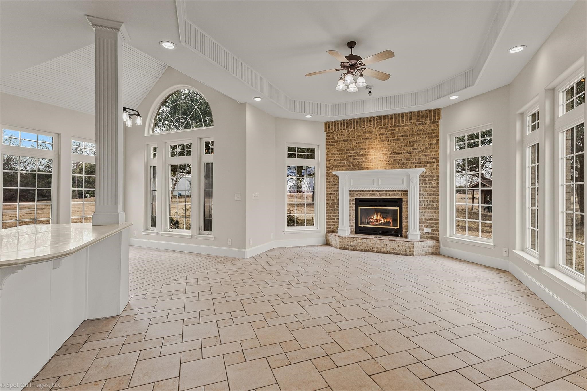 15183 Valley View