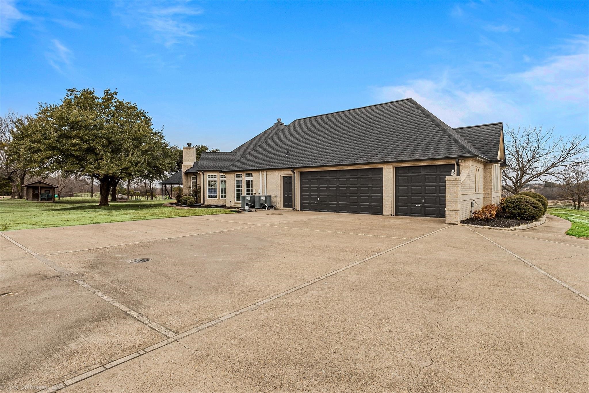 15183 Valley View