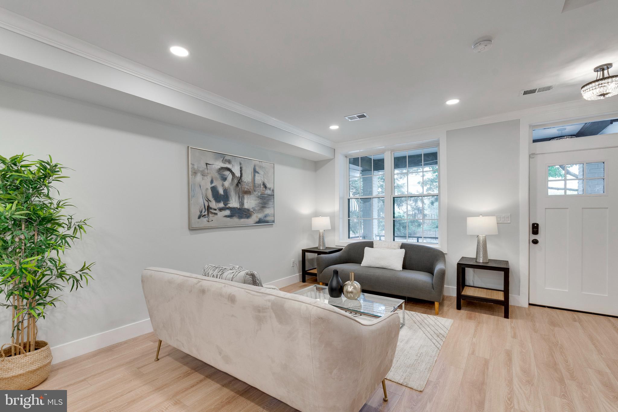 45 T St NE