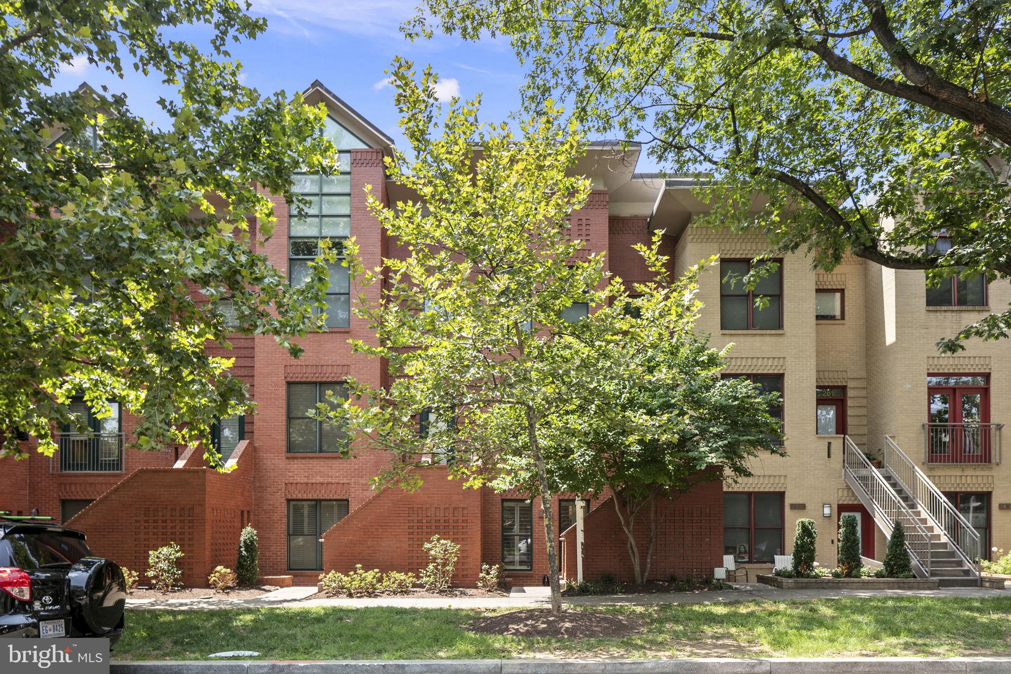253 14th Street SE Unit: B