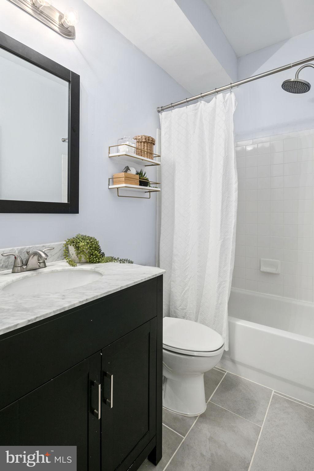 253 14th Street SE Unit: B