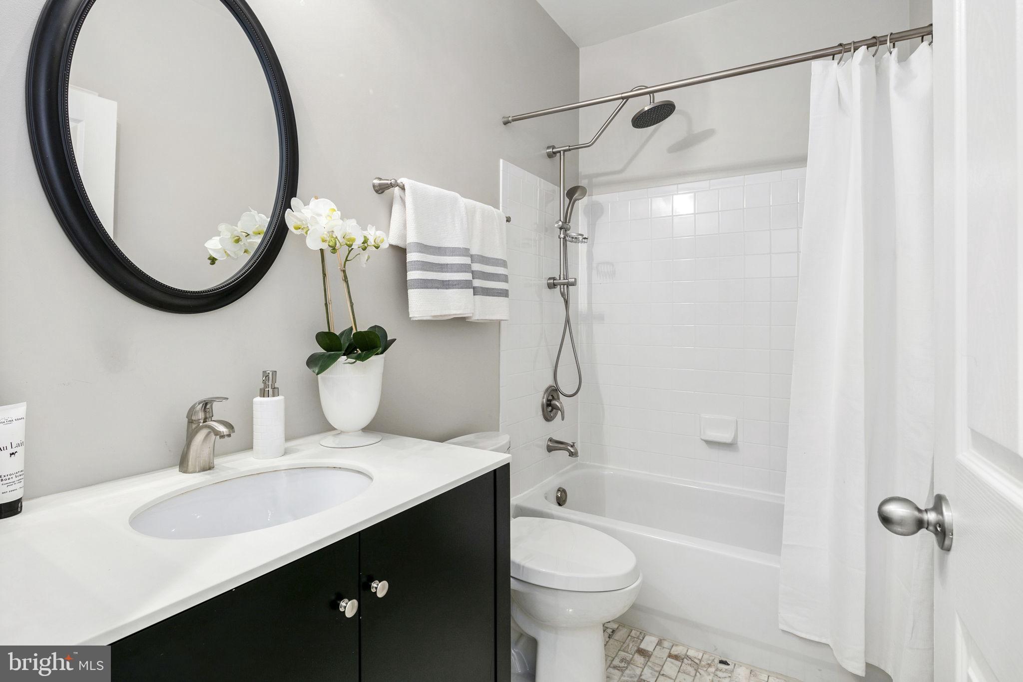 253 14th Street SE Unit: B