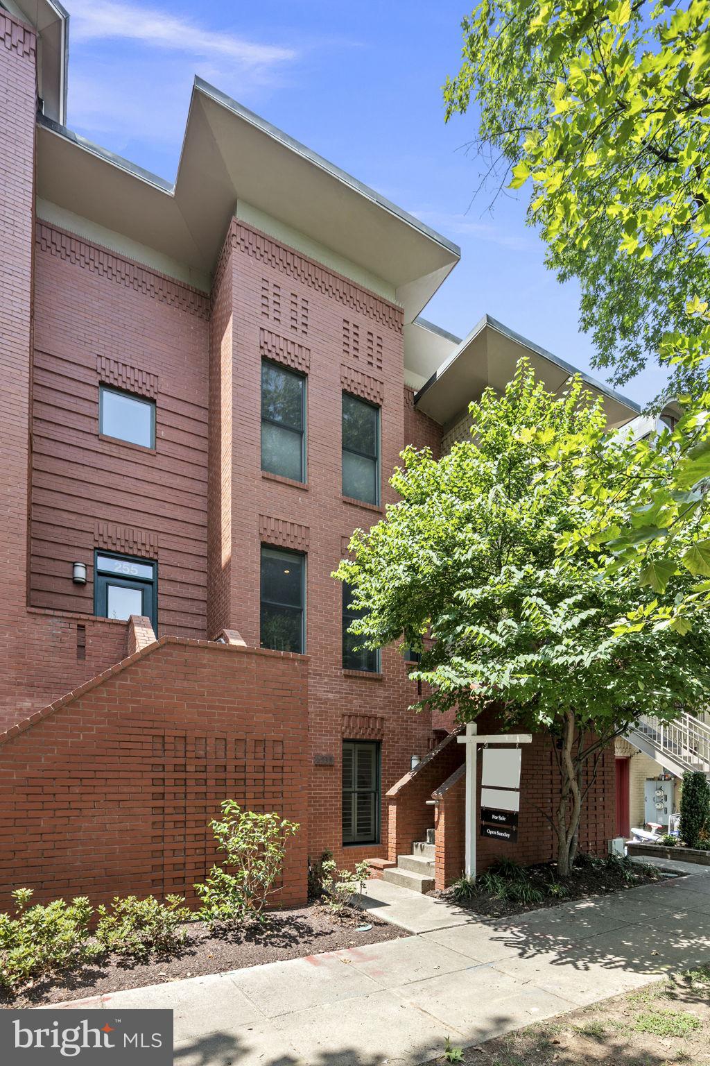 253 14th Street SE Unit: B
