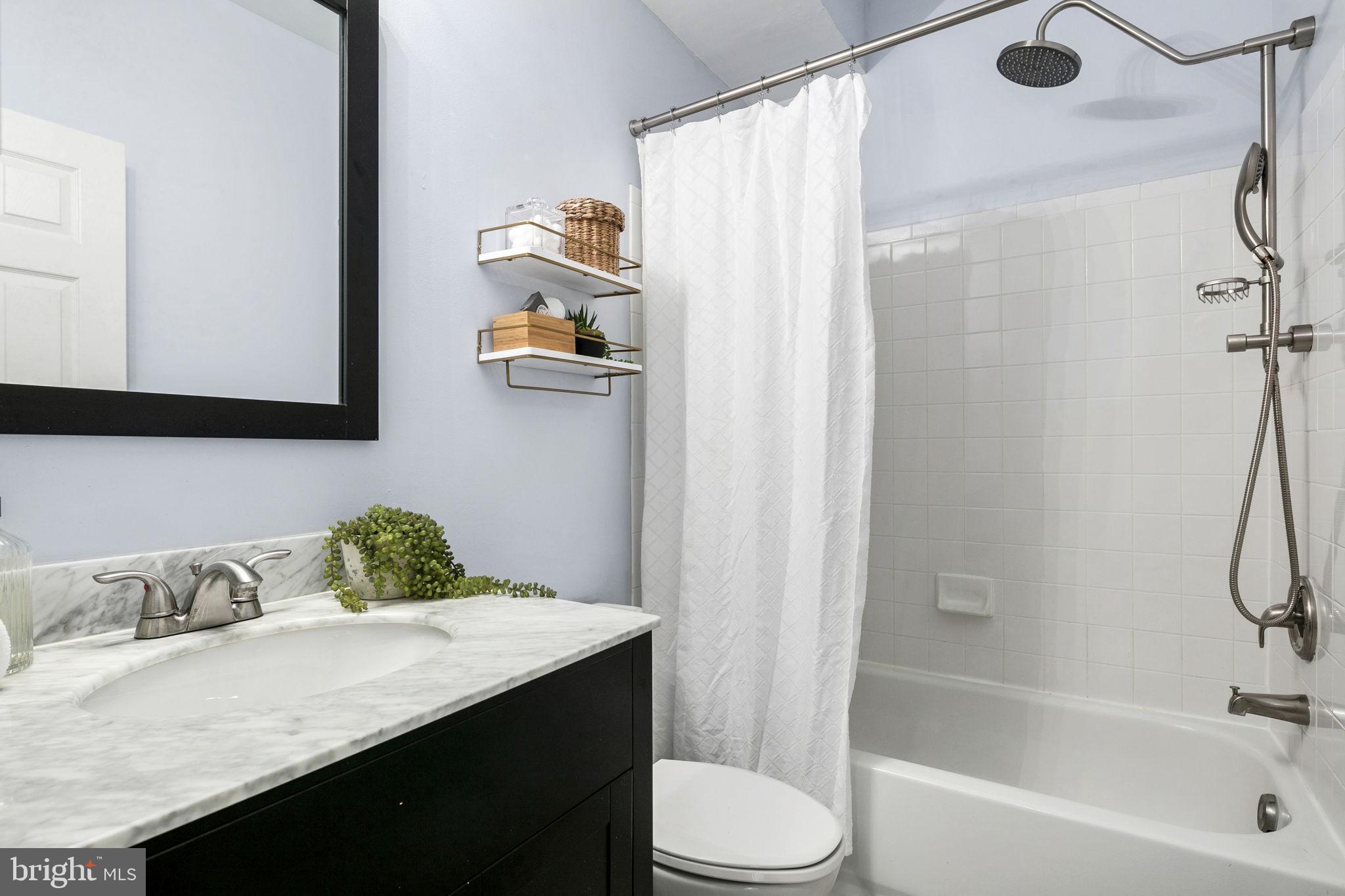 253 14th Street SE Unit: B