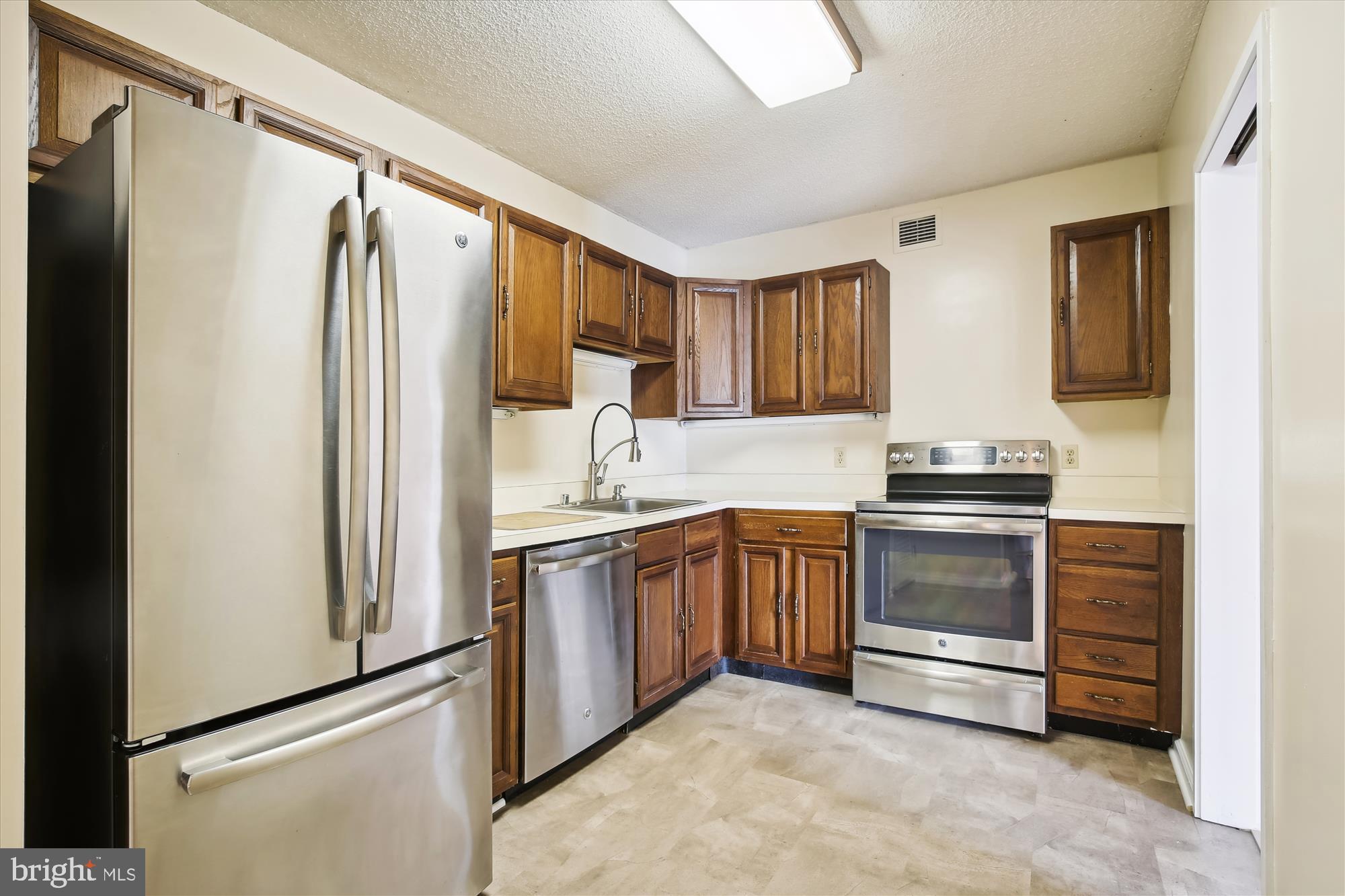 2555 Pennsylvania Ave NW #914