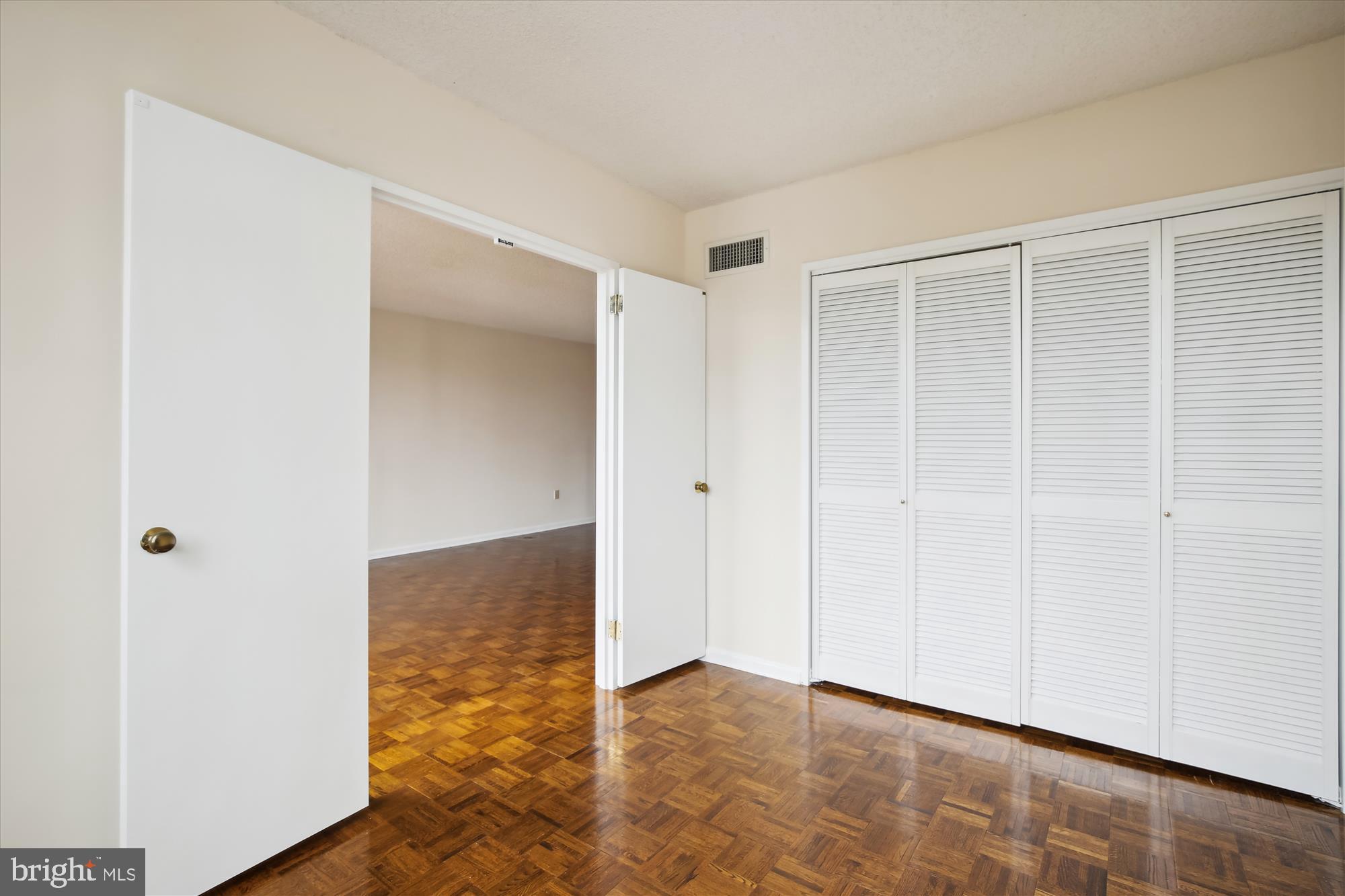 2555 Pennsylvania Ave NW #914