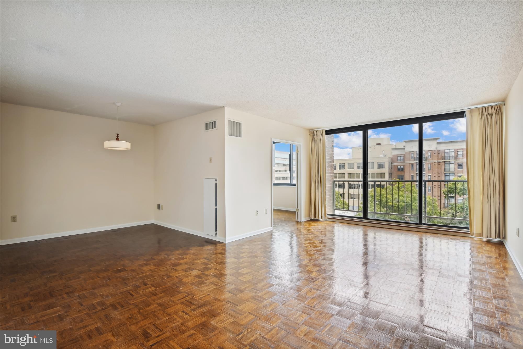 2555 Pennsylvania Ave NW #914