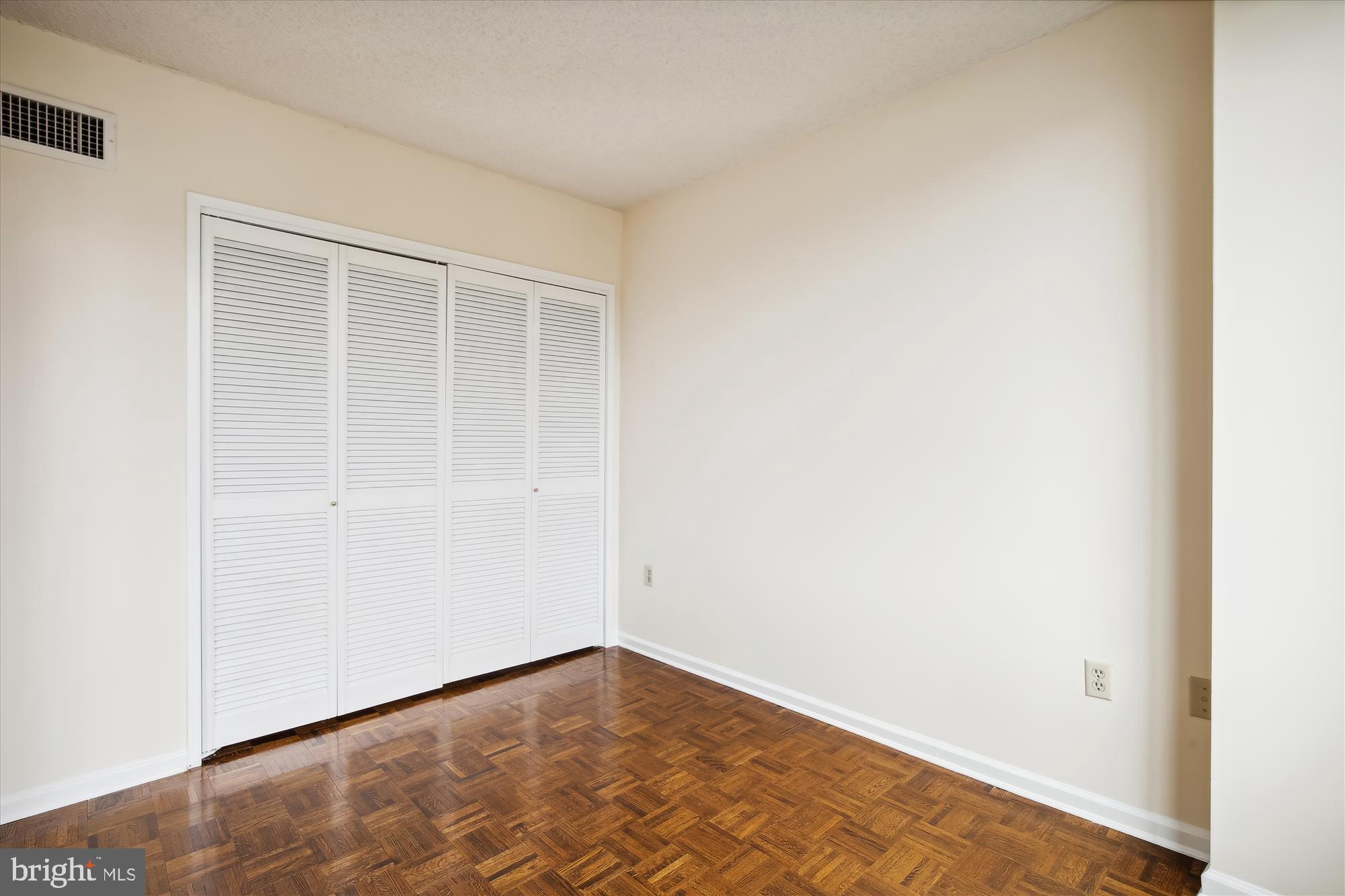 2555 Pennsylvania Ave NW #914