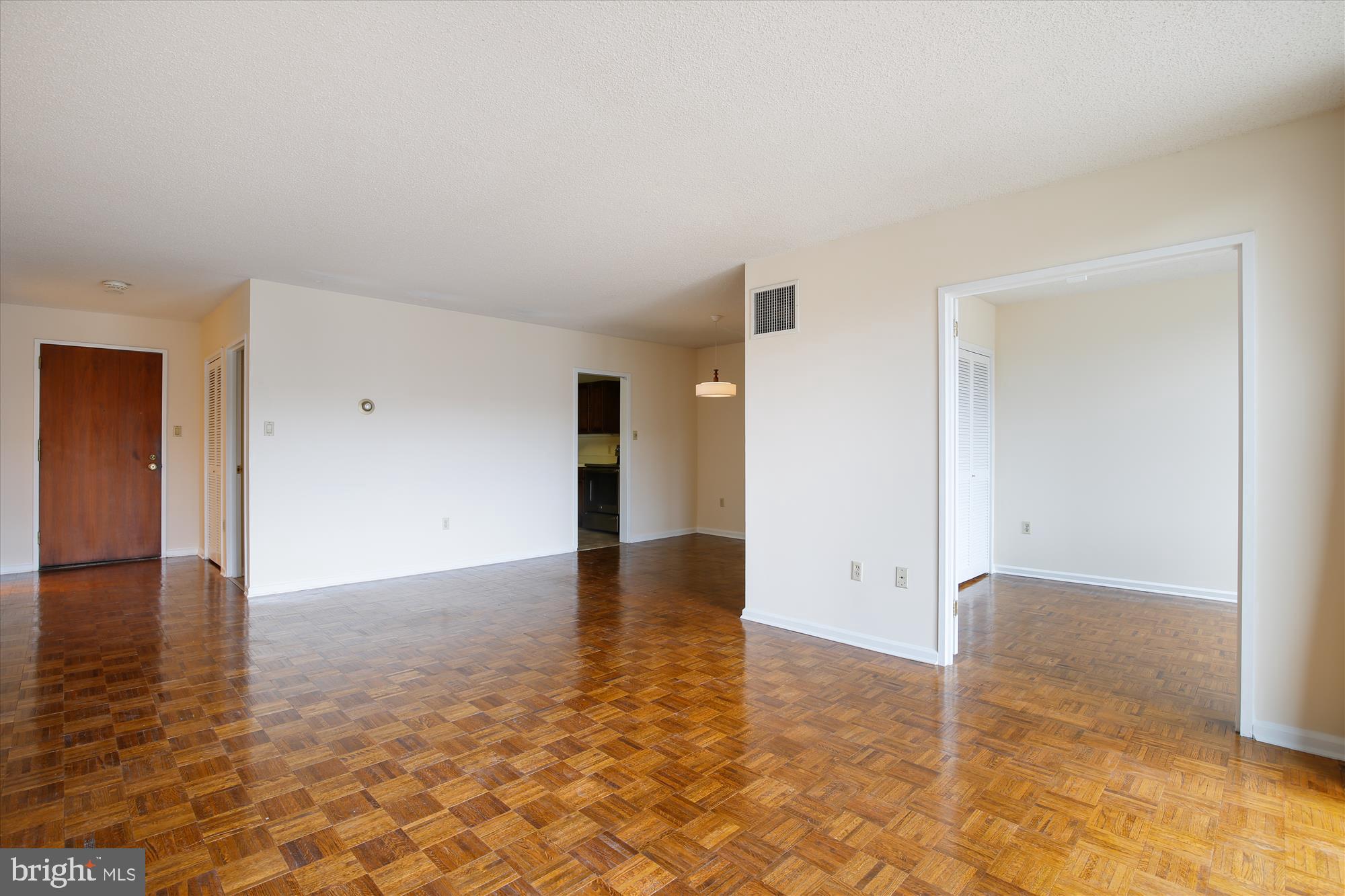 2555 Pennsylvania Ave NW #914