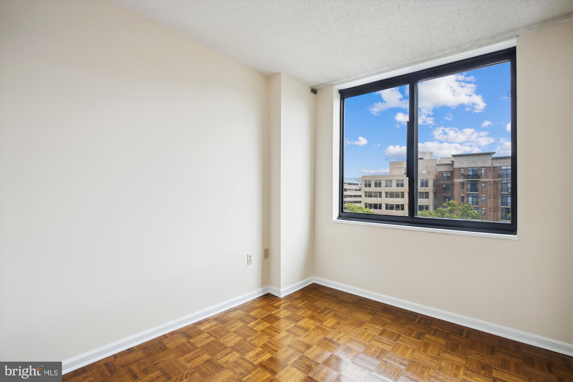 2555 Pennsylvania Ave NW #914