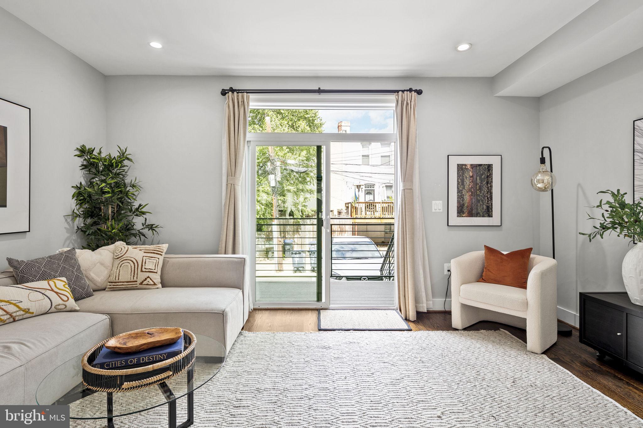 16 T Street NE Unit: 1