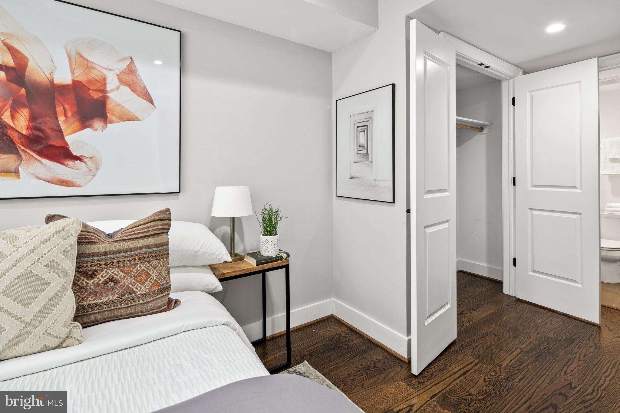 16 T Street NE Unit: 1