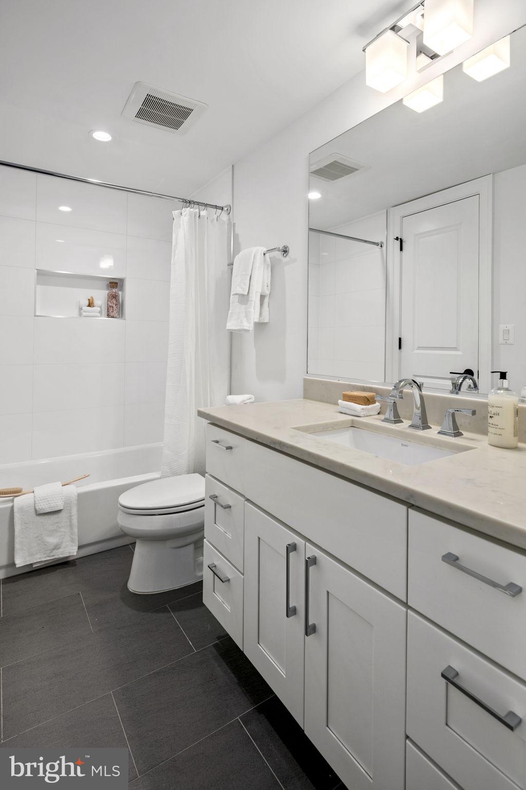 16 T Street NE Unit: 1
