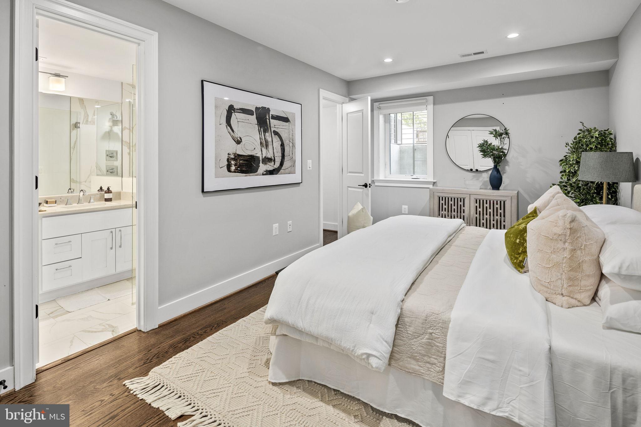 16 T Street NE Unit: 1