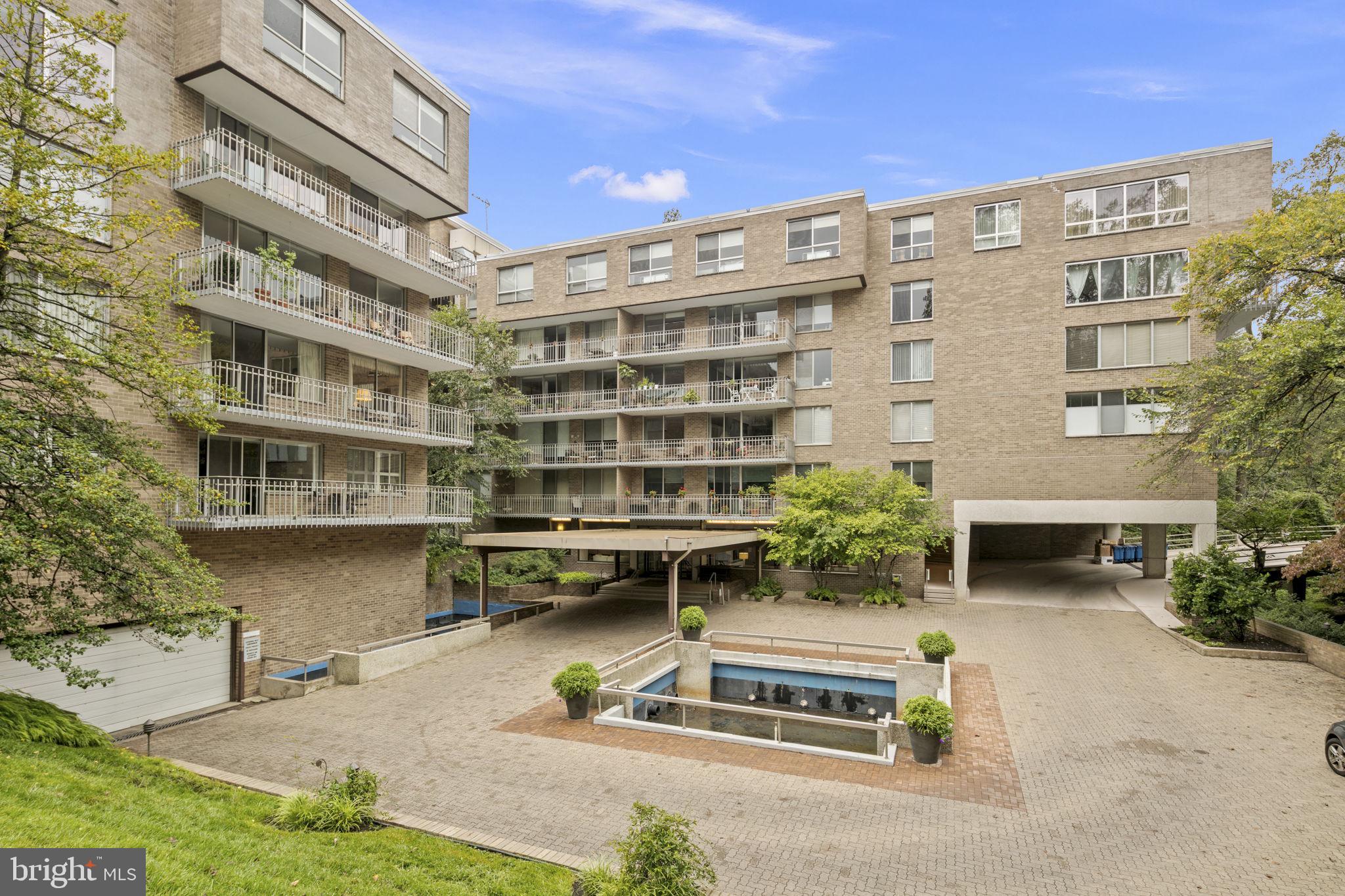4100 Cathedral Avenue NW Unit: 716