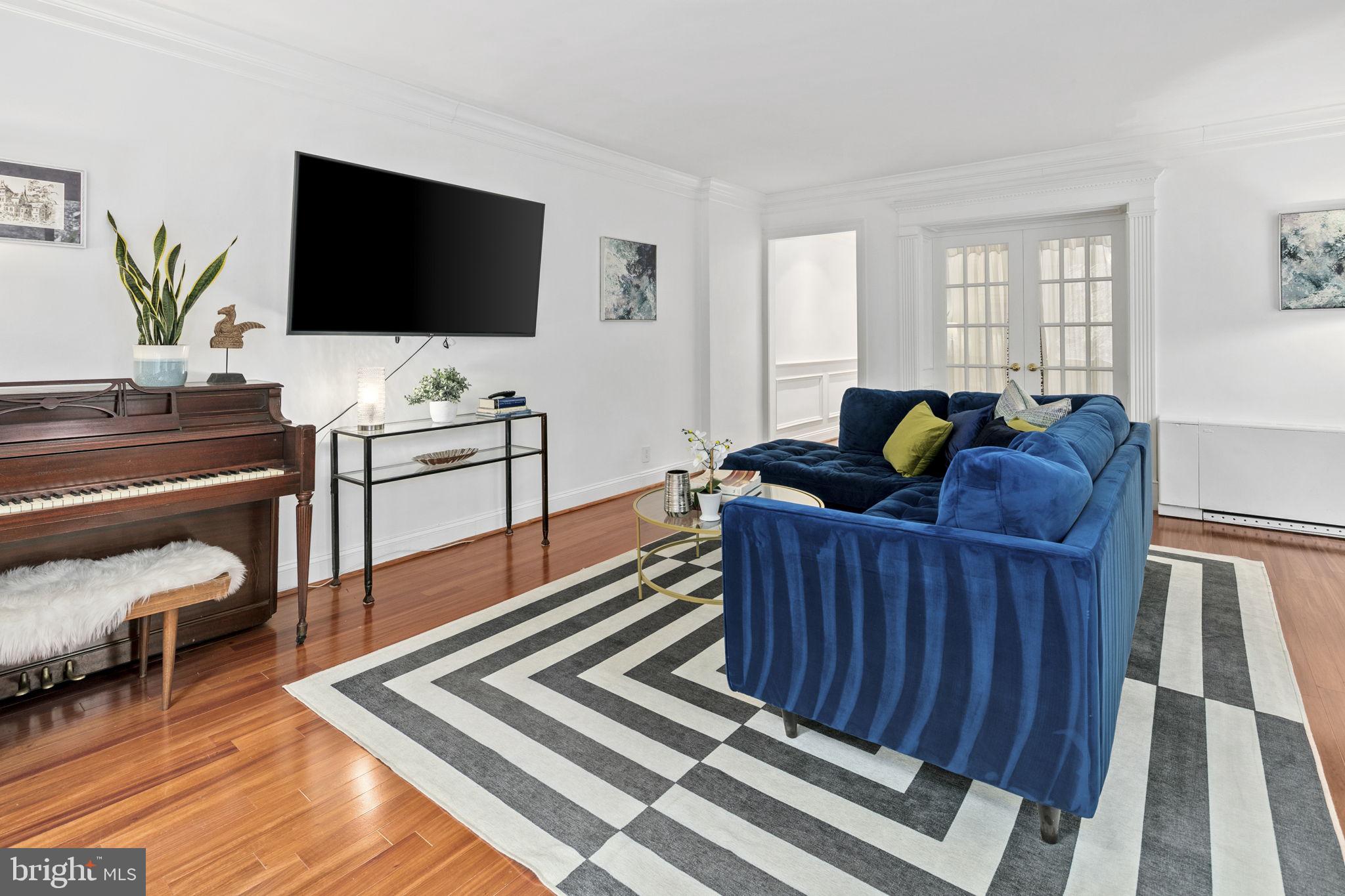 4100 Cathedral Avenue NW Unit: 716